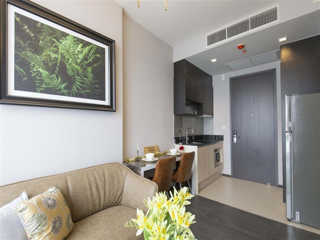 For SaleCondoSukhumvit, Asoke, Thonglor : 🔥Urgent Sale+🔥 Edge Sukhumvit 23, near BTS Asoke and MRT Sukhumvit stations. Fully furnished and ready to move in.