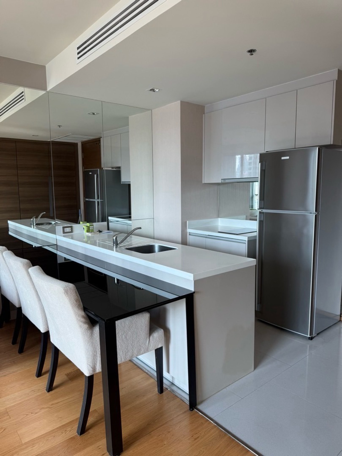 ให้เช่าคอนโดสาทร นราธิวาส : ⚡️HotDeal⚡️The Address Sathorn 55sqm✨วิวตึกมหานคร ห้องพร้อมอยู่🔥35,000.- ขาย 10,000,000✅