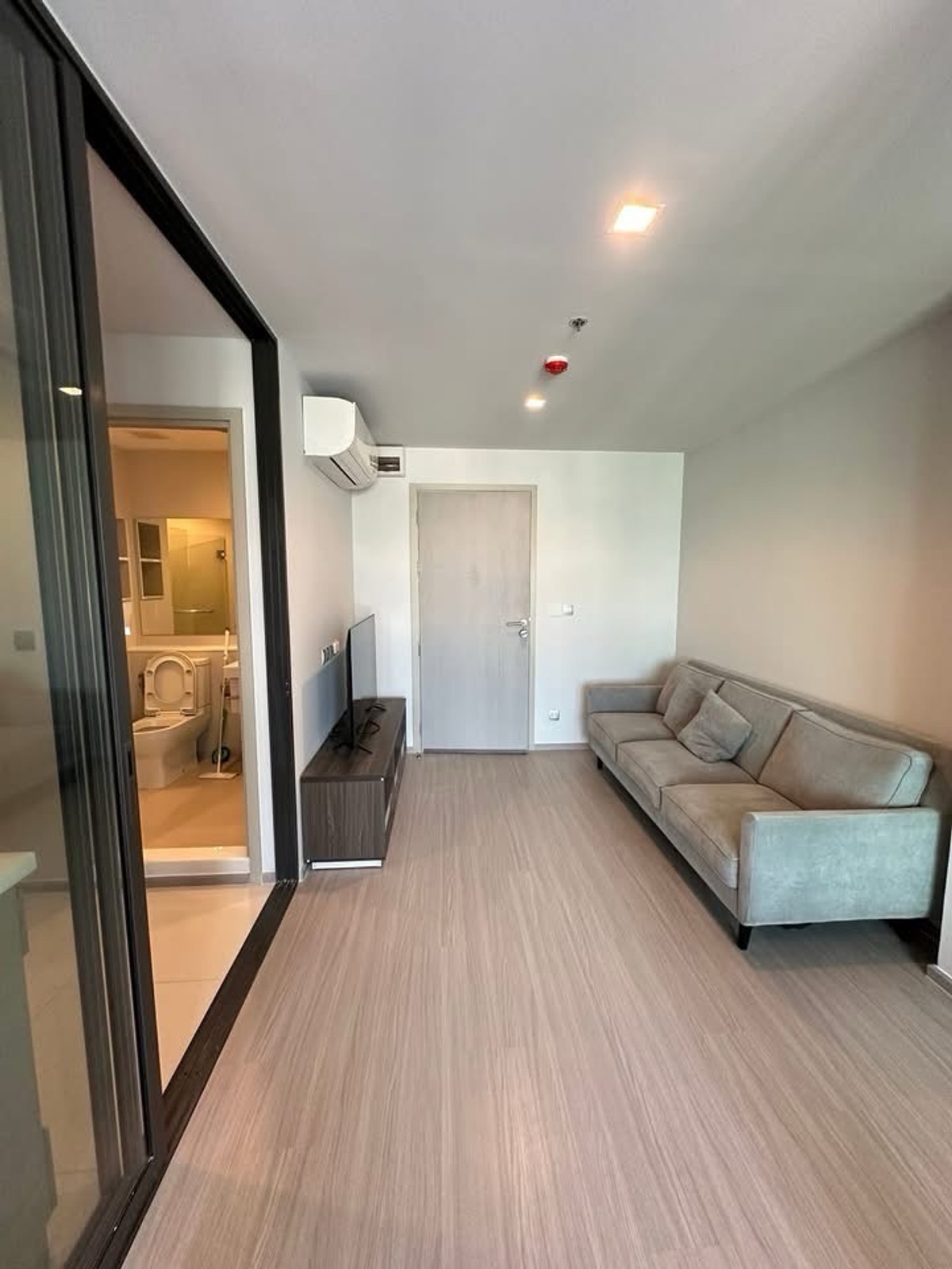 ให้เช่าคอนโดลาดพร้าว เซ็นทรัลลาดพร้าว : ให้เช่า  Life Ladprao (ไลฟ์ ลาดพร้าว)