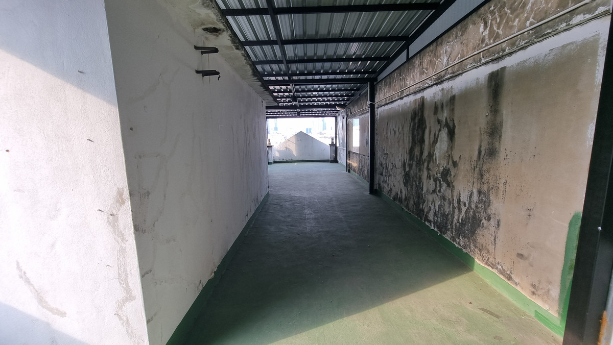 ขายอาคารพาณิชย์สาทร นราธิวาส : ขายด่วน ตึกแถว 4 ชั้น ทำเลสาทร – ถนนจันทน์ สะพาน 2 อาคารสภาพดี พร้อมเข้าอยู่ หรือทำธุรกิจได้ทันที