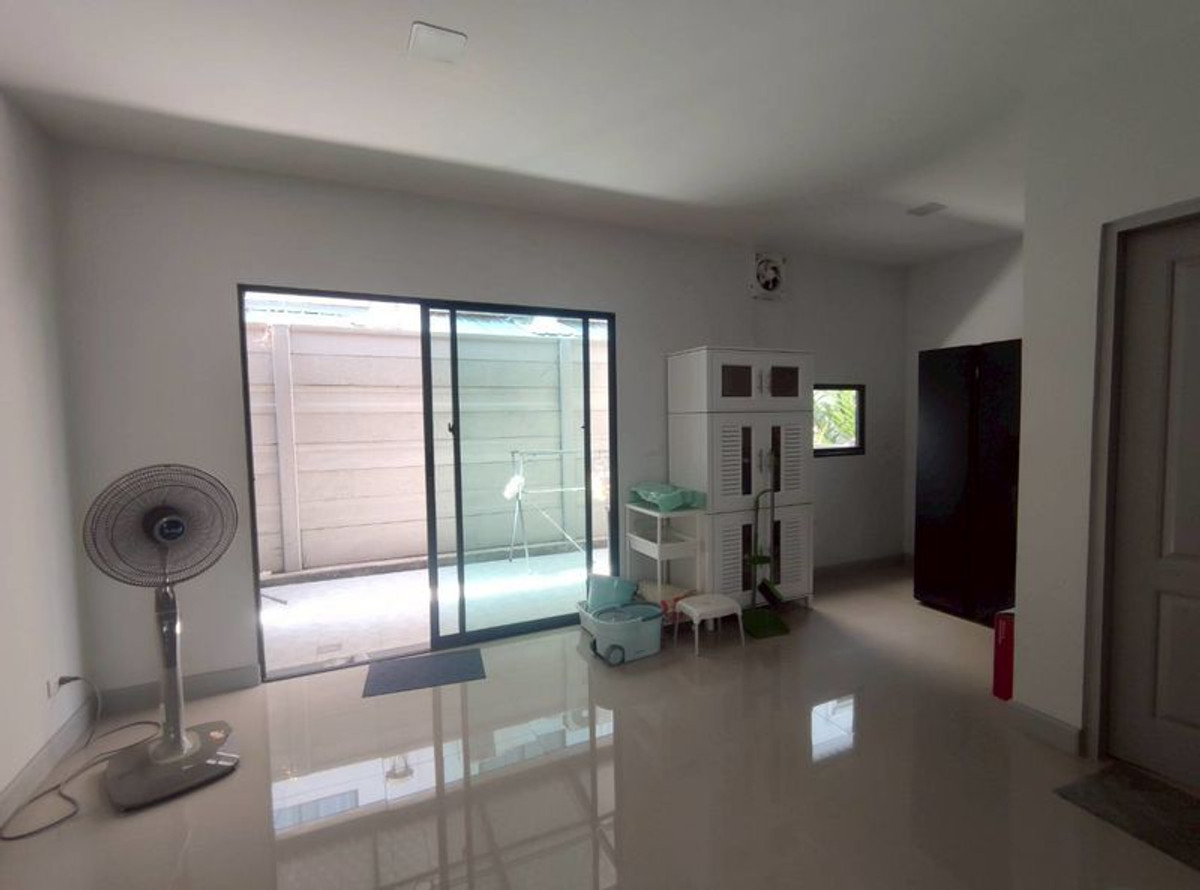 For SaleTownhomePathum Thani,Rangsit, Thammasat : ทาวน์โฮม 2 ชั้น Grand Pleno พหลโยธิน-วิภาวดี เนื้อที่ 20.1 ตารางวา 3 ห้องนอน ตำบลคลองหนึ่ง Khlong Luang District Pathum Thani Province