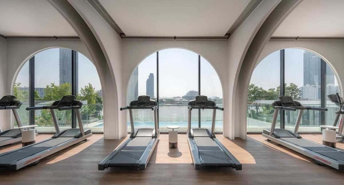 CondoWongwianyai, Charoennakor : Luxury Riverside Residence with Private Lift | 2 Bedrooms | 75 SQ.M. 2 Parking