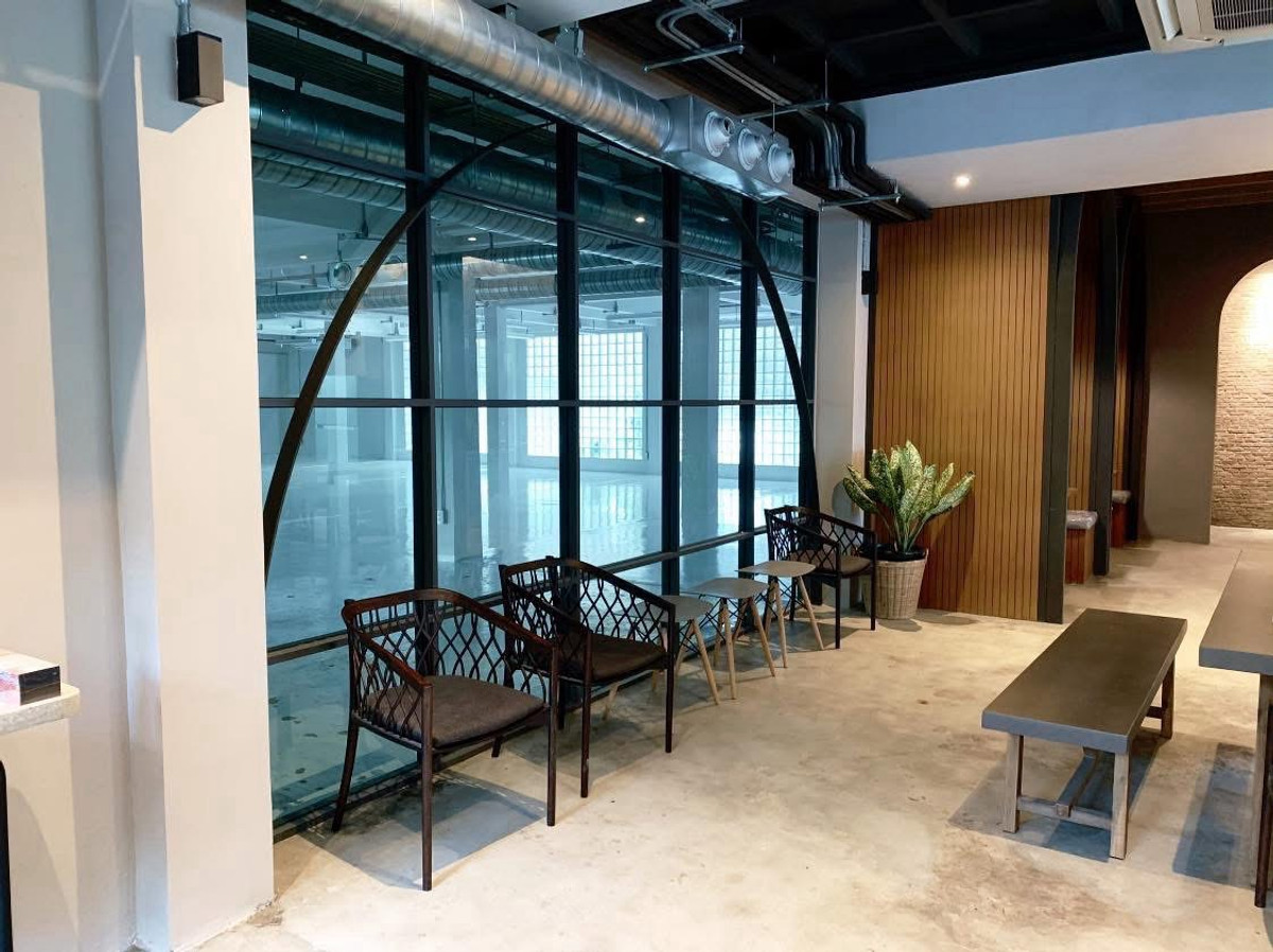 ให้เช่าสำนักงานสยาม จุฬา สามย่าน : ปล่อยเช่า ออฟฟิศ สำนักงาน 1,500 ตร.ม. SQ.M. ครีเอทีฟ @ จุฬา ถนนบรรทัดทอง MRT สามย่าน และ BTS สนามกีฬา ใกล้ สยาม พารากอน เดินทางสะดวก 