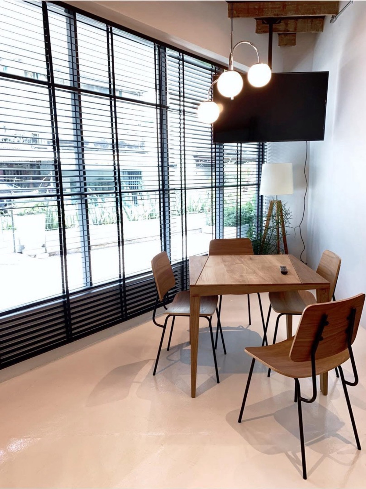 ให้เช่าสำนักงานสยาม จุฬา สามย่าน : ปล่อยเช่า ออฟฟิศ สำนักงาน 1,500 ตร.ม. SQ.M. ครีเอทีฟ @ จุฬา ถนนบรรทัดทอง MRT สามย่าน และ BTS สนามกีฬา ใกล้ สยาม พารากอน เดินทางสะดวก 