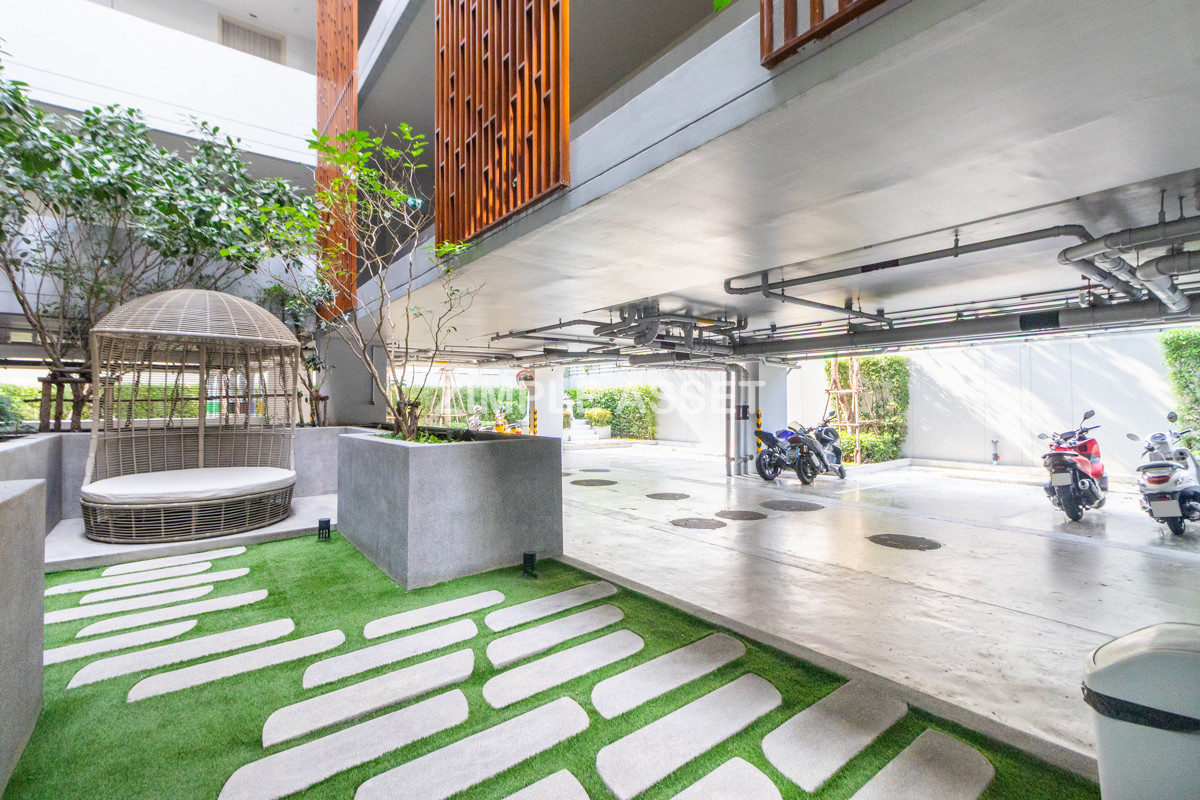 For SaleCondoOnnut, Udomsuk : Line ID: @zimple_asset 🌟 Brand-new unit for sale at ESQUE Sukhumvit 101/1 with furniture, starting from 24–25 sqm. Special price starting from 2.5x MB. Add Line now to receive exclusive discounts and special gifts! 🎉