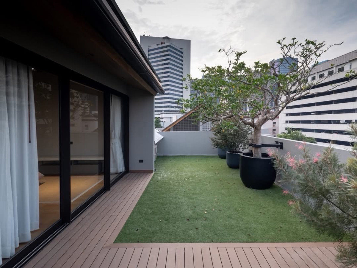 บ้านสะพานควาย จตุจักร : ขายบ้านเดี่ยวหรู 4 ชั้น พร้อมสระว่ายน้ำและลิฟต์ส่วนตัว โครงการ บ้าน บ้าน วิภาวดี 20 ใกล้ BTS ห้าแยกลาดพร้าว และ MRT ลาดพร้าว