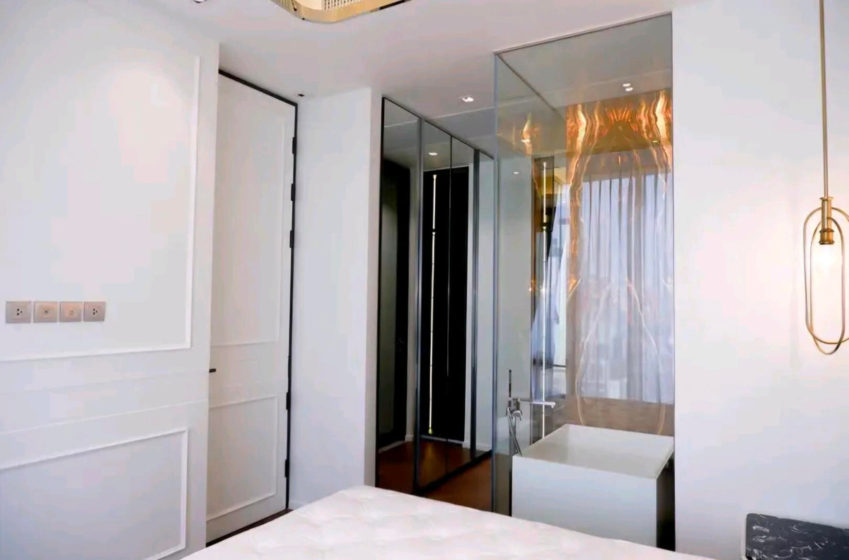 For RentCondoWitthayu, Chidlom, Langsuan, Ploenchit : For rent 28 Chidlom, brand new room with bathtub.