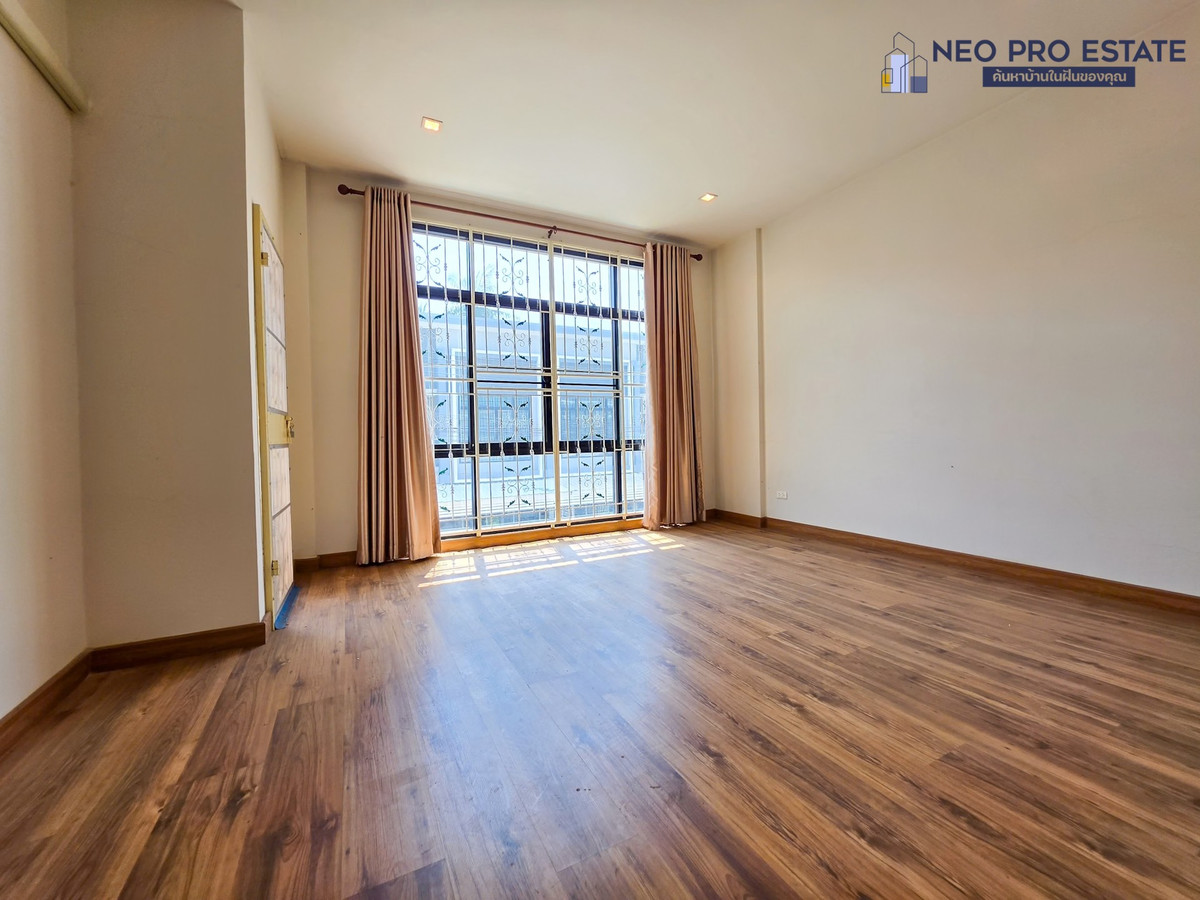 ขายทาวน์โฮมขอนแก่น : ทาวน์เฮาส์  หน้ากว้าง 5.8 ม. 3นอน 3น้ำ ห่างถ.มิตรภาพ 400 ม. ใกล้มข. - รพ.ศรีนครินทร์ 