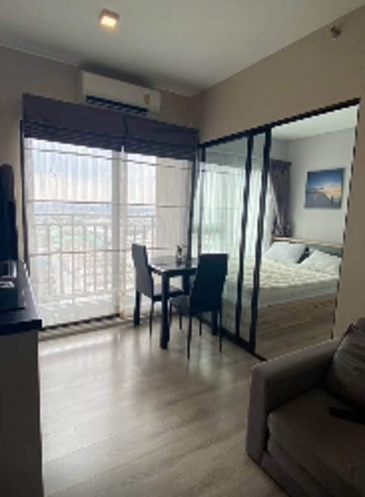 ให้เช่าคอนโดสมุทรปราการ สำโรง : ให้เช่าคอนโด: เคนซิงตัน สุขุมวิท-เทพารักษ์ (Kensington Sukhumvit-Thepharak)    ห้อง: ชั้น 22  พื้นที่ 21 ตรม. กั้นเป็นสัดส่วน: 1 ห้องนอน | 1 ห้องนั่งเล่น | 1