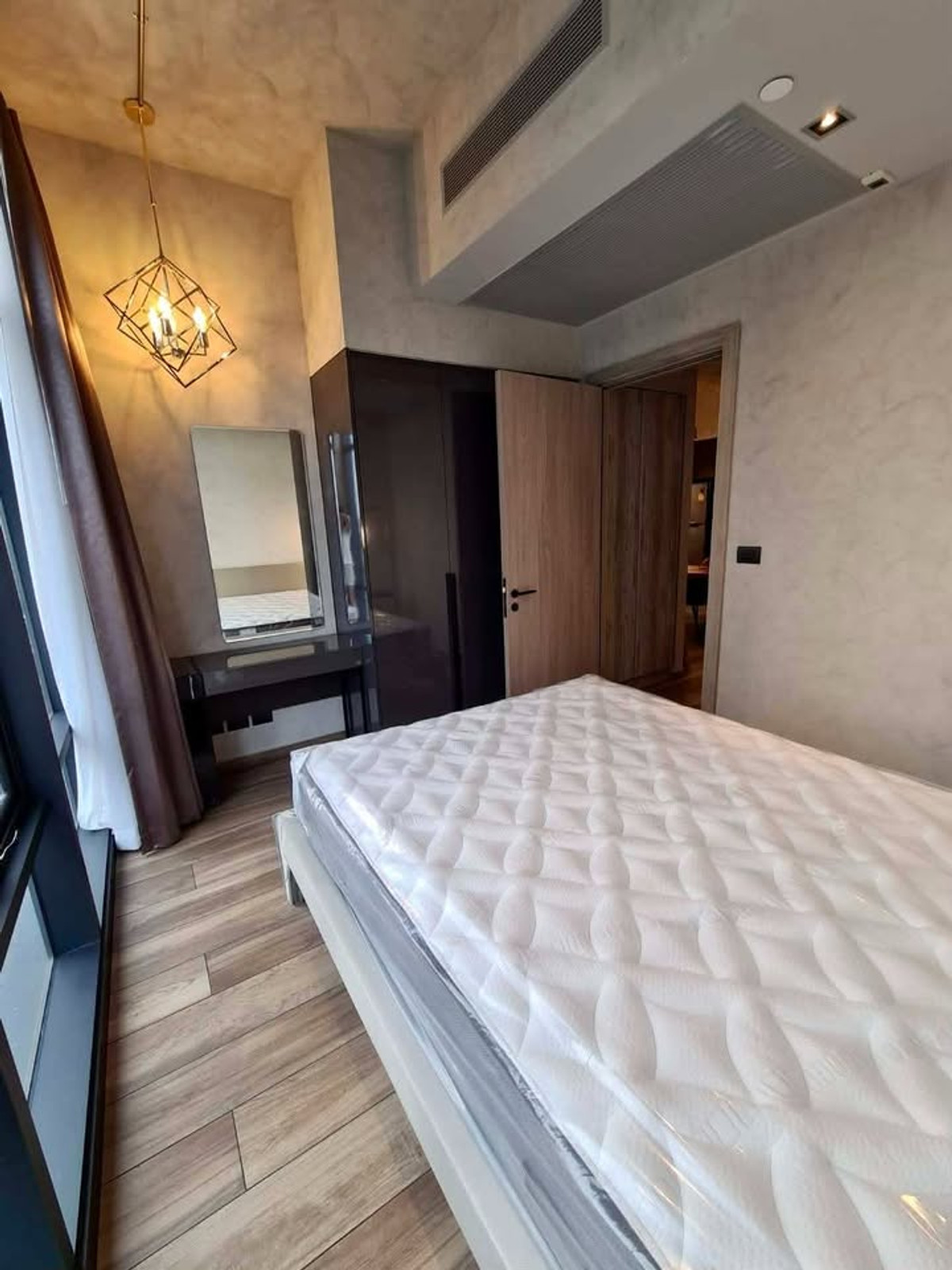 ขายคอนโดสุขุมวิท อโศก ทองหล่อ : ขายคอนโด The Loft Asoke ราคา 22,900,000 บาท [TTs260303]