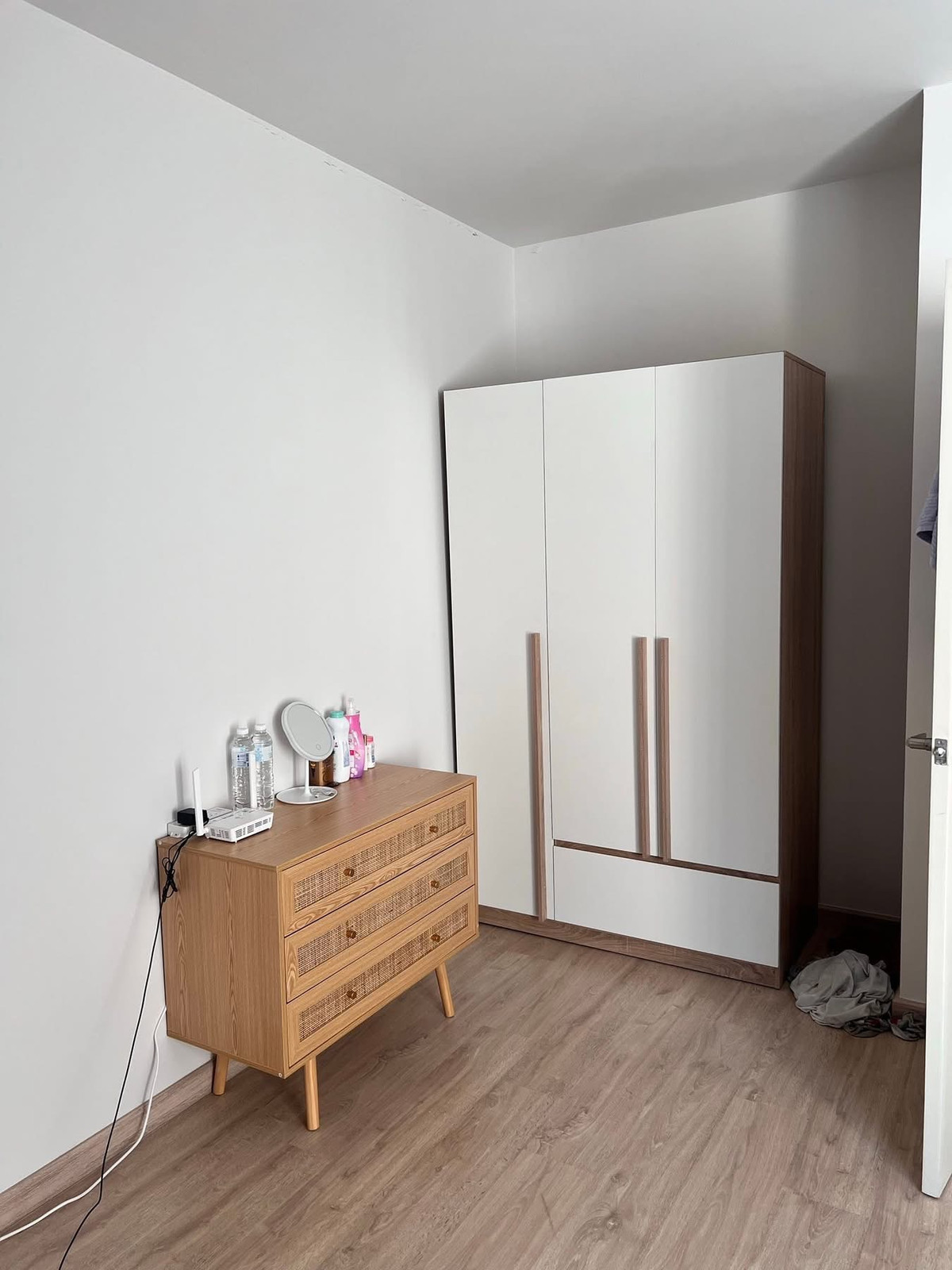 ให้เช่าทาวน์โฮมสมุทรปราการ สำโรง : ให้เช่าทาวน์โฮม คาซ่า ซิตี้ สุขุมวิท ใกล้รถไฟฟ้า BTS ศรีนครินทร์ 900ม. และใกล้โรบินสัน สมุทรปราการ