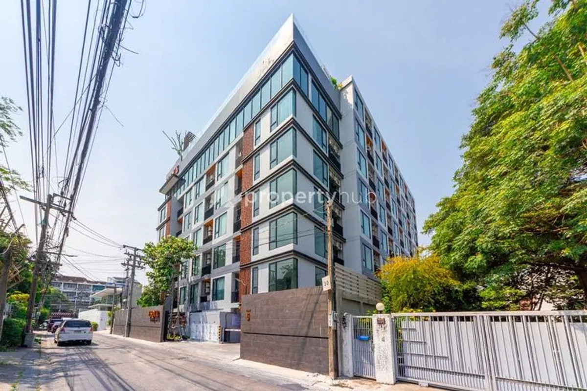 For SaleCondoOnnut, Udomsuk : Line ID: @zimple_asset 🌟 Brand-new unit for sale at ESQUE Sukhumvit 101/1 with furniture, starting from 24–25 sqm. Special price starting from 2.5x MB. Add Line now to receive exclusive discounts and special gifts! 🎉