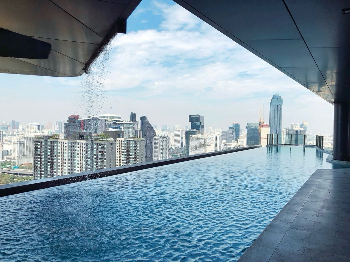 For SaleCondoRama9, Petchburi, RCA : ⭐️ Hot Deal 🔥 Condo For Sale  Ideo Mobi Asoke / Fully furnished 1 Bedroom 1 Bath at the heart of Bangkok thb. Easily to travel around by BTS, MRT and Airport Link and Srinakharinwirot University ONLY 5.79 MB