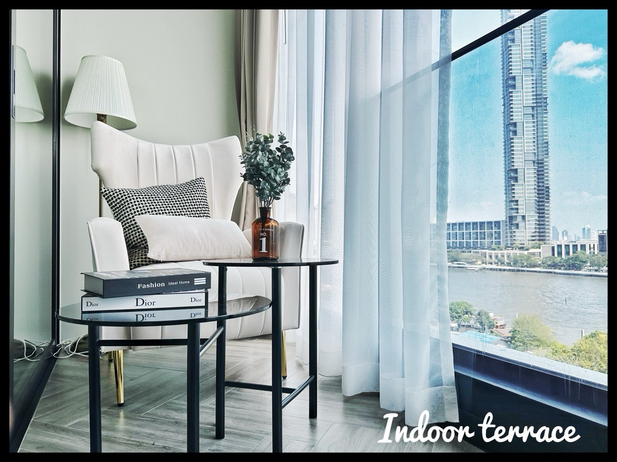 CondoWongwianyai, Charoennakor : Luxury Riverside Residence with Private Lift | 2 Bedrooms | 75 SQ.M. 2 Parking