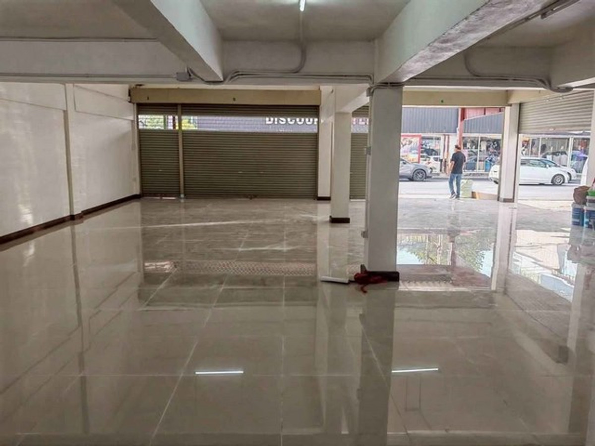 ให้เช่าอาคารพาณิชย์นวมินทร์ รามอินทรา : HR3299ให้เช่าอาคารแฝด 5 ชั้น รีโนเวทใหม่ หมู่บ้าน เอส พี วัชรพล ห้องหัวมุม พื้นที่กว้าง 2 ยูนิตเชื่อมถึงกัน คุ้มค่าเหมาะทำออฟฟิศ 