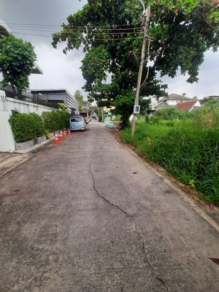 ขายที่ดินสะพานควาย จตุจักร : ขาย ที่ดิน เสนานิคม1 ซอย26 1 งาน 4 ตรว ที่หายากในเมือง