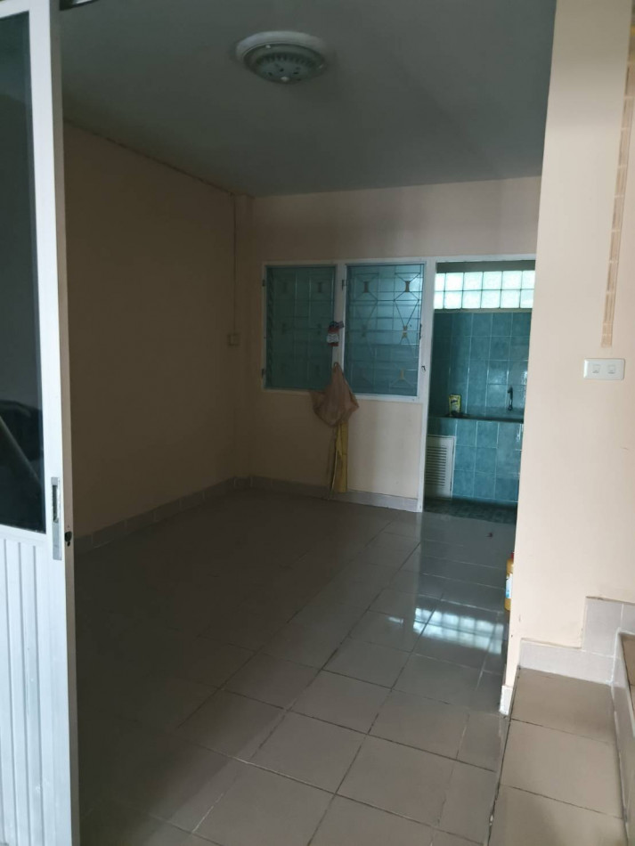 For SaleTownhomePathum Thani,Rangsit, Thammasat : Townhome for sale, Diamond Ville 2, 80 sq m, 17 sq wa, corner unit.