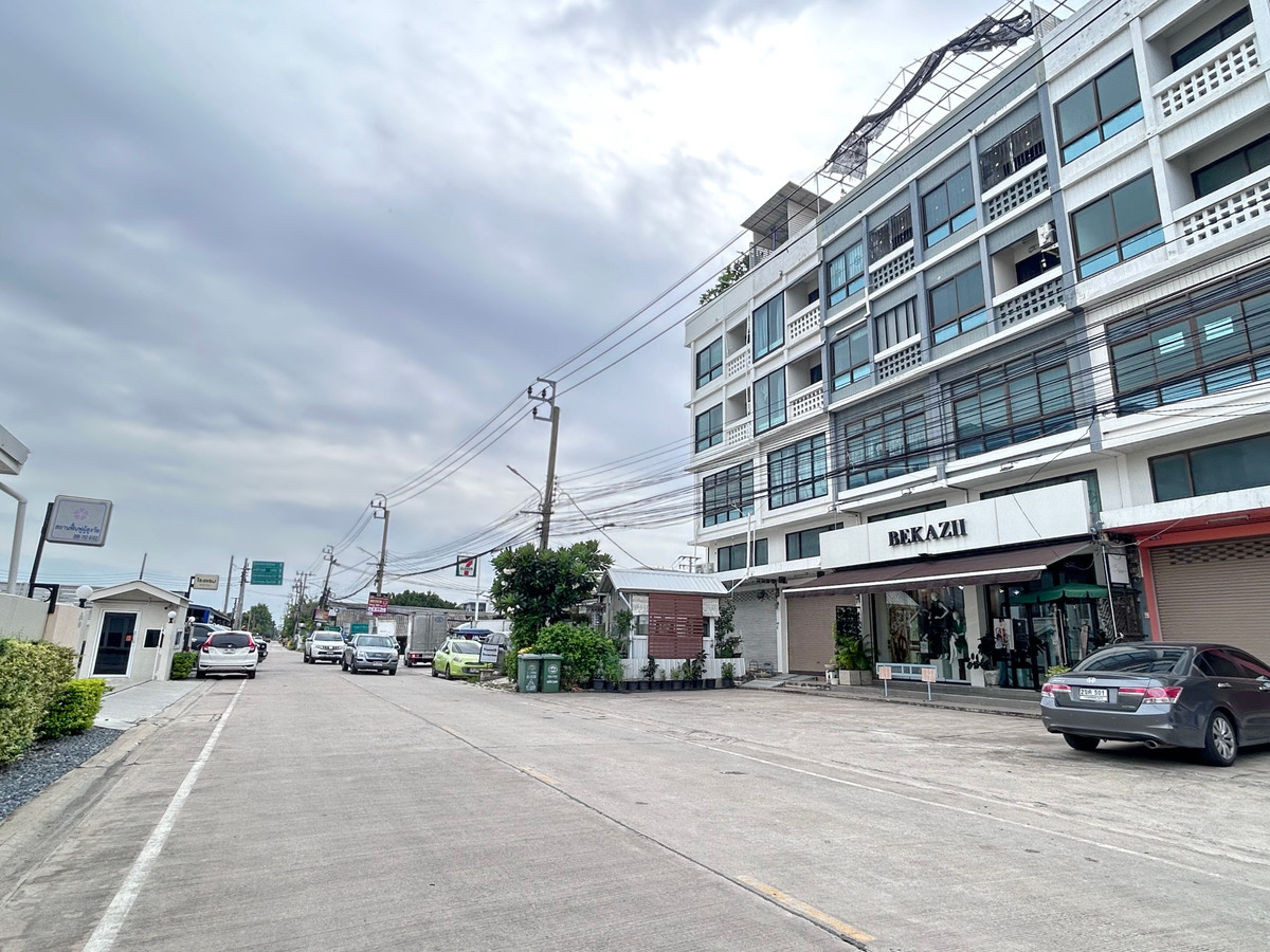 For SaleHome OfficeRama5, Ratchapruek, Bangkruai : Commercial building ready to move in ***opposite Central Westville Department Store, call 093 296 2878