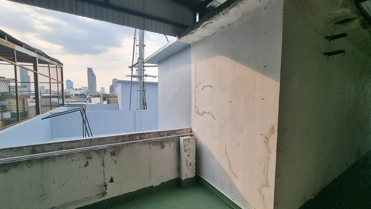 ขายอาคารพาณิชย์สาทร นราธิวาส : ขายด่วน ตึกแถว 4 ชั้น ทำเลสาทร – ถนนจันทน์ สะพาน 2 อาคารสภาพดี พร้อมเข้าอยู่ หรือทำธุรกิจได้ทันที