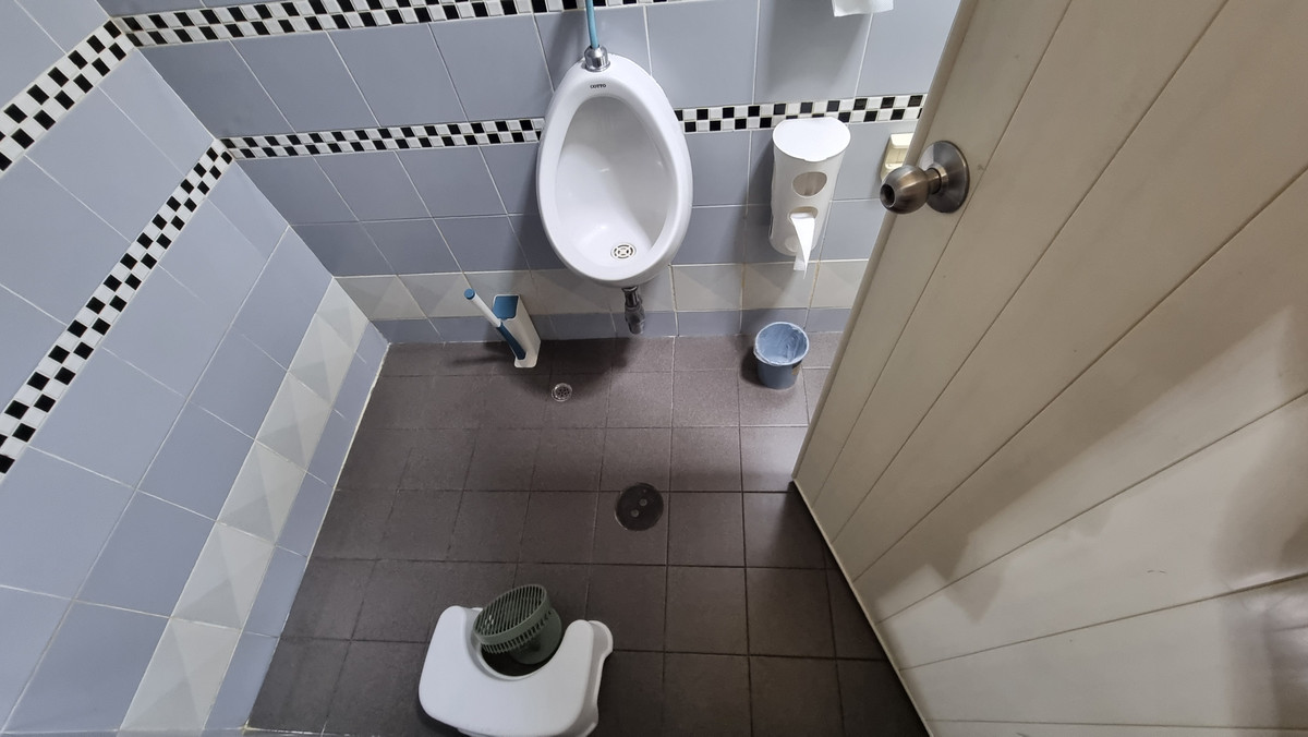 ขายอาคารพาณิชย์สาทร นราธิวาส : ขายด่วน ตึกแถว 4 ชั้น ทำเลสาทร – ถนนจันทน์ สะพาน 2 อาคารสภาพดี พร้อมเข้าอยู่ หรือทำธุรกิจได้ทันที