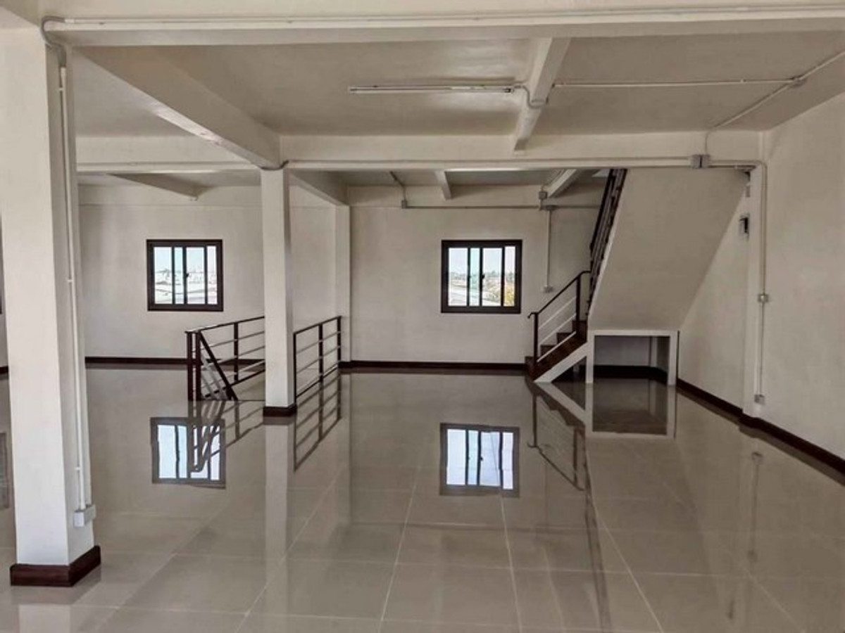 ให้เช่าอาคารพาณิชย์นวมินทร์ รามอินทรา : HR3299ให้เช่าอาคารแฝด 5 ชั้น รีโนเวทใหม่ หมู่บ้าน เอส พี วัชรพล ห้องหัวมุม พื้นที่กว้าง 2 ยูนิตเชื่อมถึงกัน คุ้มค่าเหมาะทำออฟฟิศ 