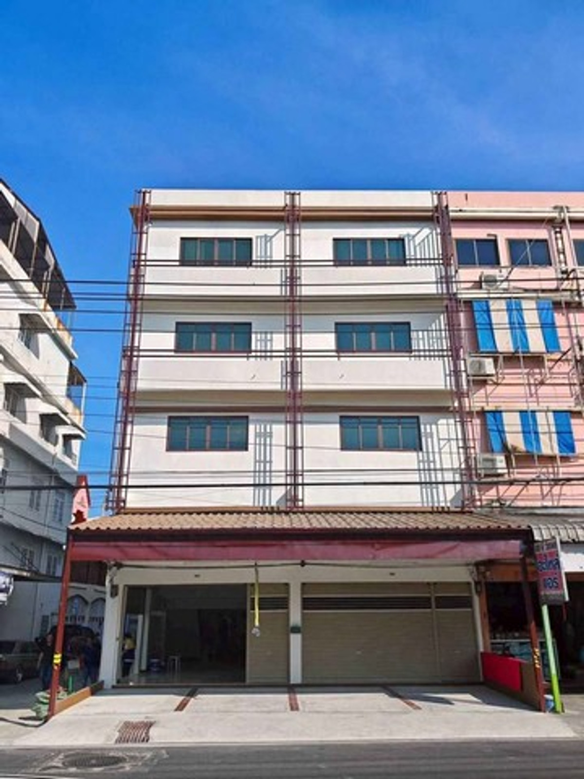 ให้เช่าอาคารพาณิชย์นวมินทร์ รามอินทรา : HR3299ให้เช่าอาคารแฝด 5 ชั้น รีโนเวทใหม่ หมู่บ้าน เอส พี วัชรพล ห้องหัวมุม พื้นที่กว้าง 2 ยูนิตเชื่อมถึงกัน คุ้มค่าเหมาะทำออฟฟิศ 