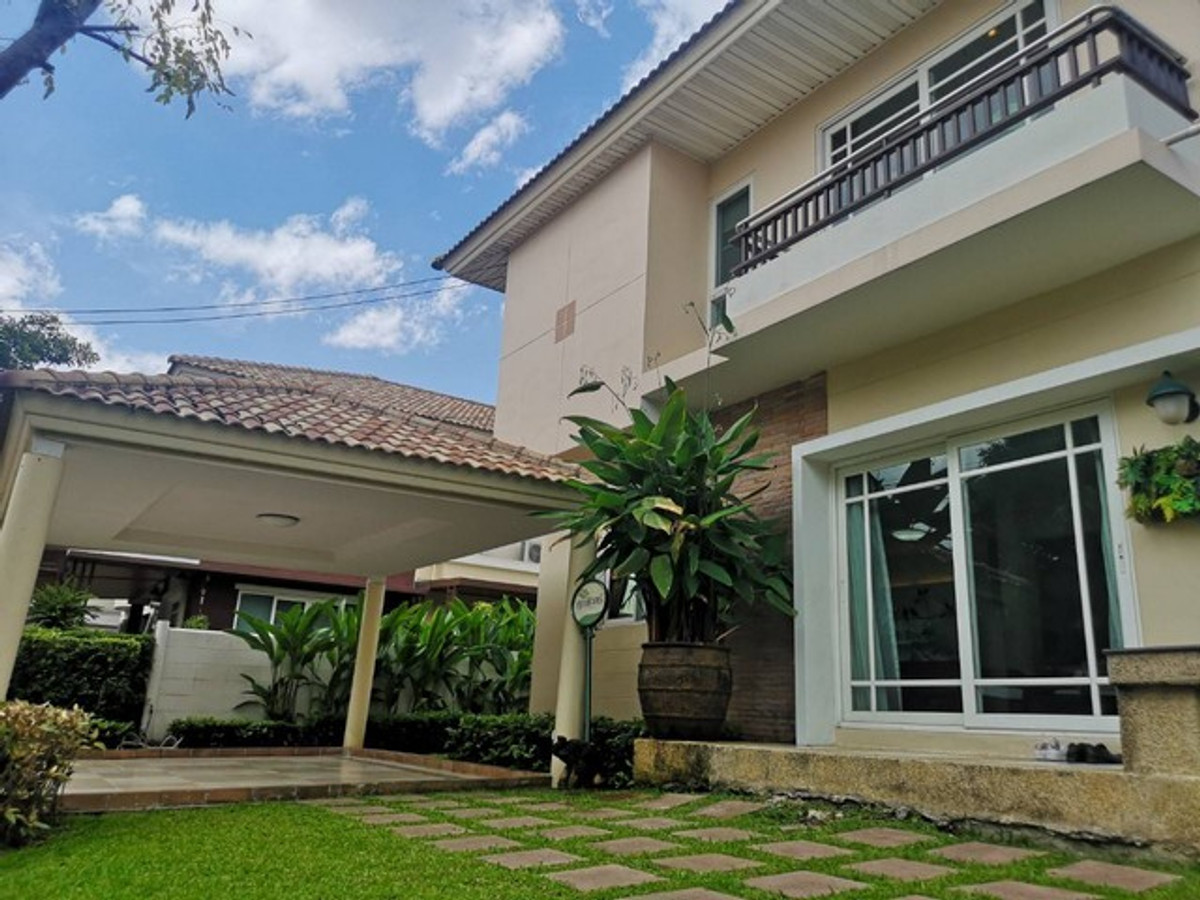 For RentHouseLadkrabang, Suwannaphum Airport : HR3293 Single house for rent, Supalai Suan Luang, next to the main road, Chaloem Phrakiat Rama 9, suitable for living or as a home office.