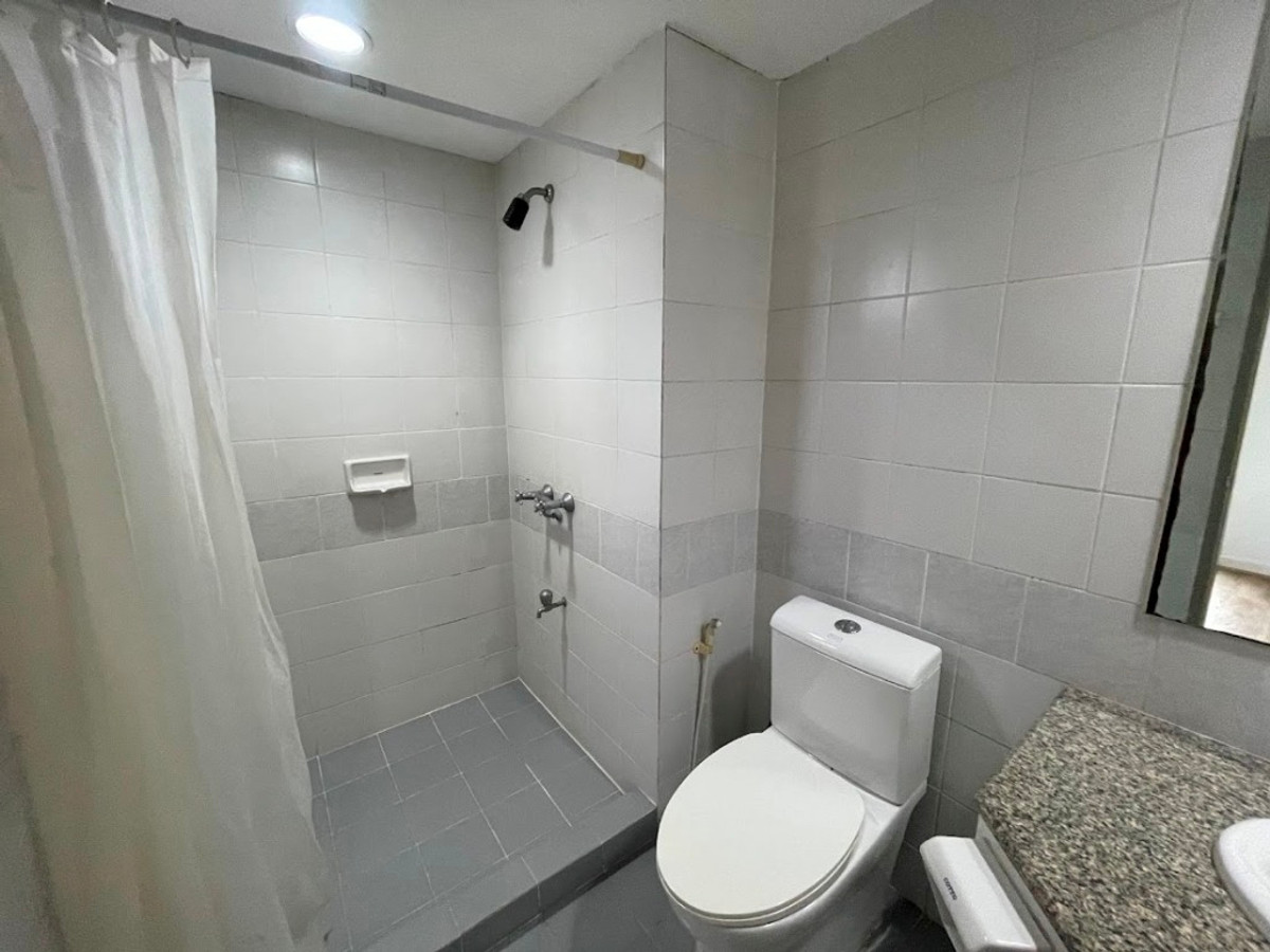 For SaleCondoSathorn, Narathiwat : Baan Pruksa Siri Suanplu Condo,  2nd Floor, Size 138 sqm, 3 bedrooms, 3 bathrooms  About 12-min walk to BTS Saladaeng