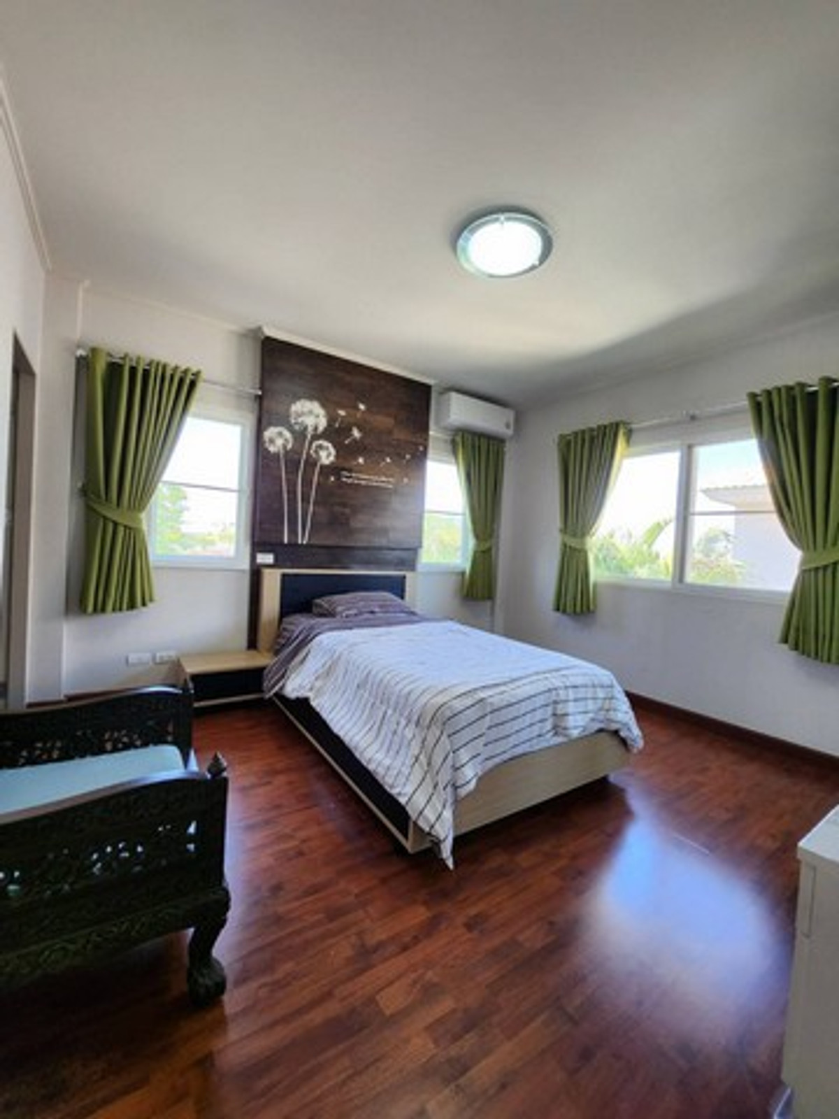 For RentHouseLadkrabang, Suwannaphum Airport : HR3293 Single house for rent, Supalai Suan Luang, next to the main road, Chaloem Phrakiat Rama 9, suitable for living or as a home office.