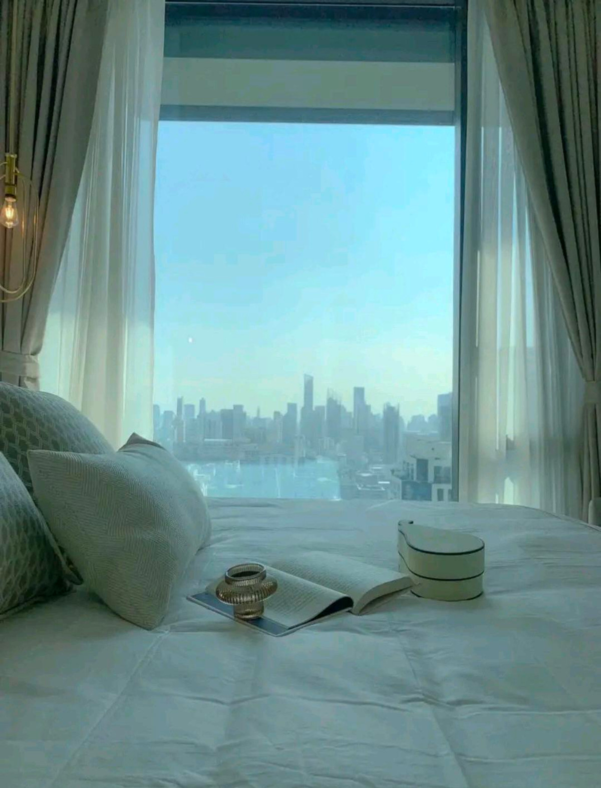 For RentCondoWitthayu, Chidlom, Langsuan, Ploenchit : For rent 28 Chidlom, brand new room with bathtub.