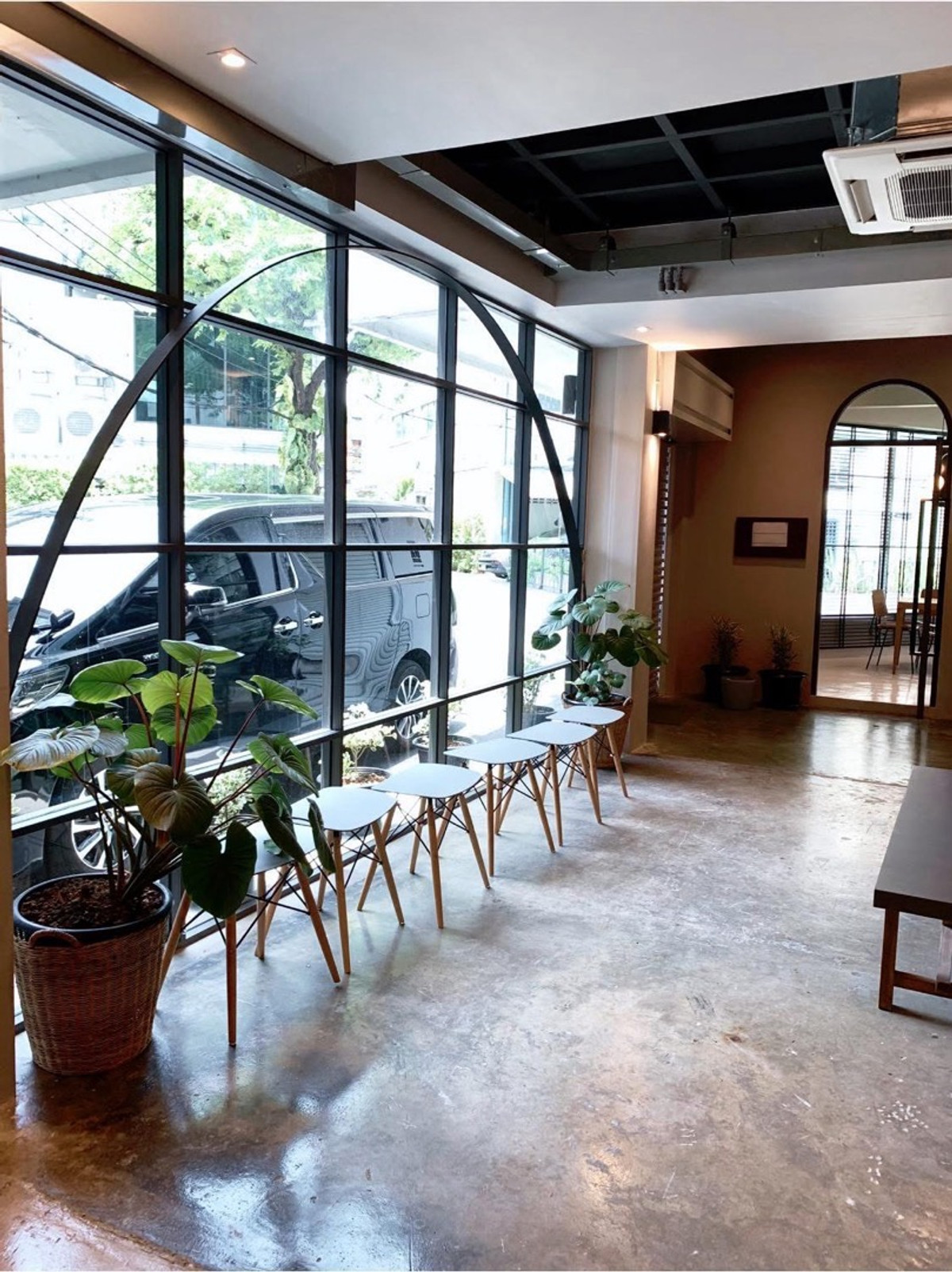 ให้เช่าสำนักงานสยาม จุฬา สามย่าน : ปล่อยเช่า ออฟฟิศ สำนักงาน 1,500 ตร.ม. SQ.M. ครีเอทีฟ @ จุฬา ถนนบรรทัดทอง MRT สามย่าน และ BTS สนามกีฬา ใกล้ สยาม พารากอน เดินทางสะดวก 