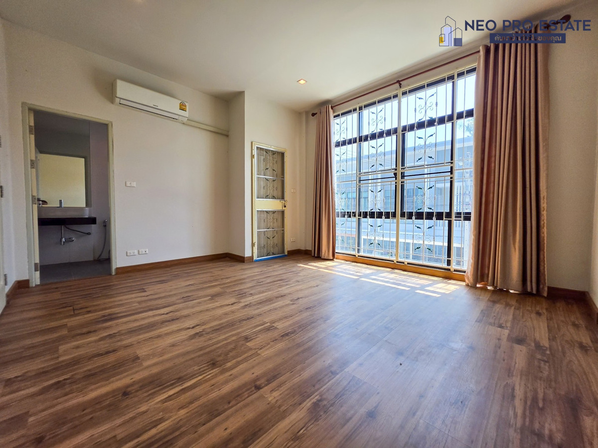 ขายทาวน์โฮมขอนแก่น : ทาวน์เฮาส์  หน้ากว้าง 5.8 ม. 3นอน 3น้ำ ห่างถ.มิตรภาพ 400 ม. ใกล้มข. - รพ.ศรีนครินทร์ 