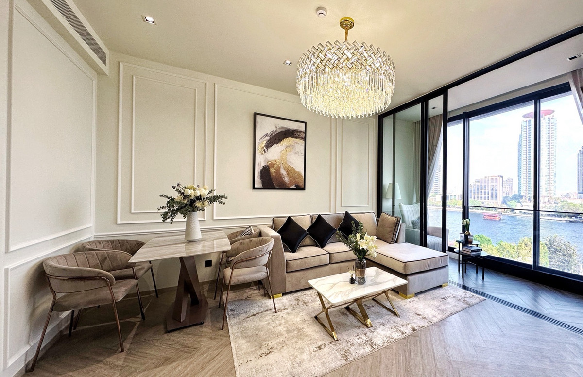 CondoWongwianyai, Charoennakor : Luxury Riverside Residence with Private Lift | 2 Bedrooms | 75 SQ.M. 2 Parking