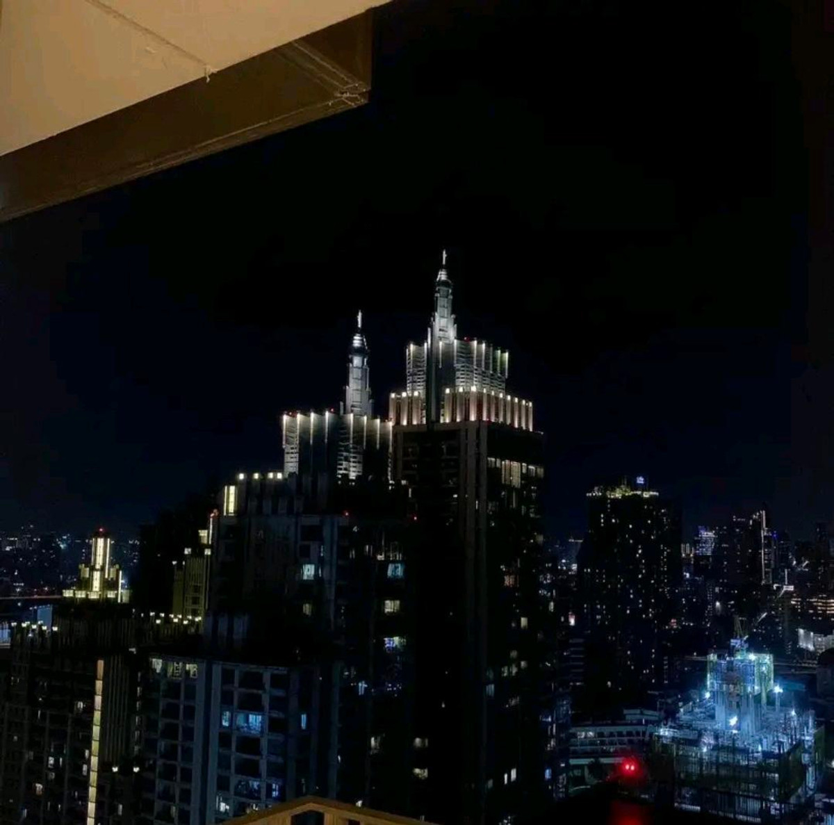 For RentCondoWitthayu, Chidlom, Langsuan, Ploenchit : For rent 28 Chidlom, brand new room with bathtub.