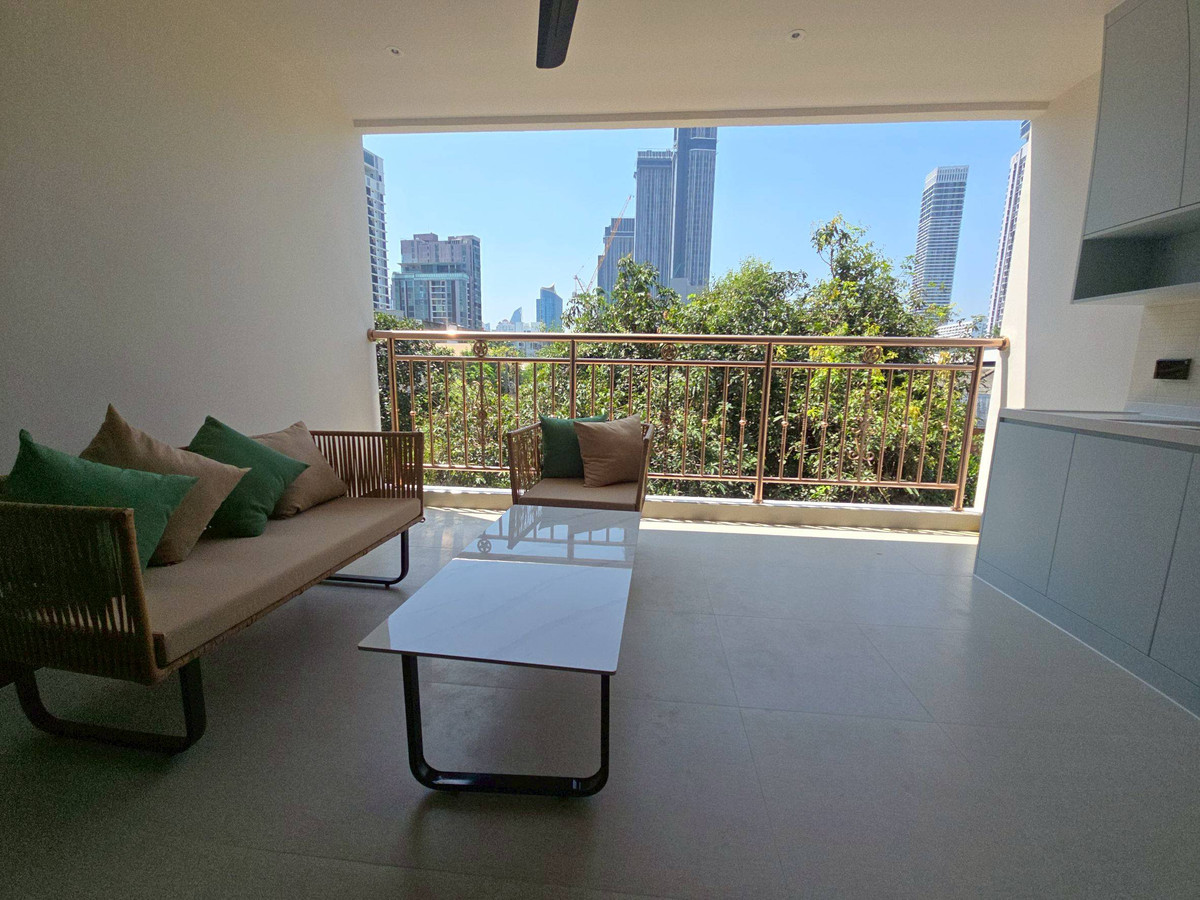 For RentSukhumvit, Asoke, Thonglor : LTH14677 – Private Residence for Rent | Brand New Private Residence Ekkamai | 250 sqm | 3 Bedrooms 3 Bathrooms | Luxury Pet Friendly Spacious Living Best Value | Near BTS Ekkamai | 150,000 THB/Month | Residential house for rent Brand New Private Residence