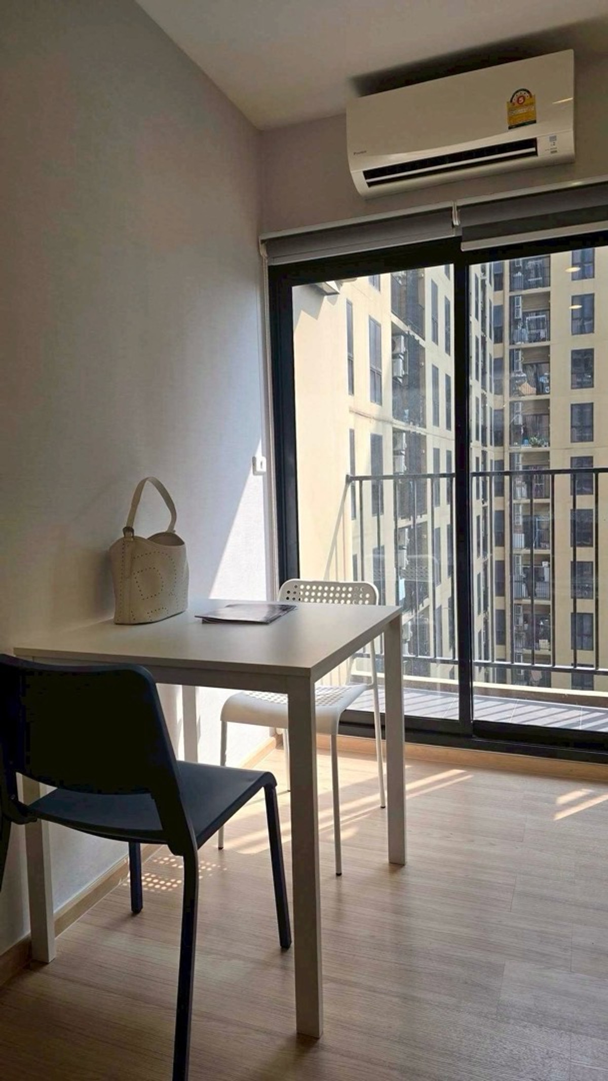 ให้เช่าคอนโดปิ่นเกล้า จรัญสนิทวงศ์ : 💙@condocurator 💙 ให้เช่า Plum Condo Pinklao Station เฟอร์นิเจอร์ครบ [PM4833]