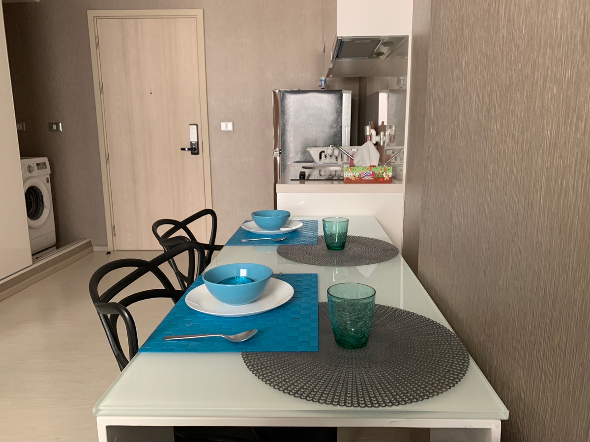 ขายคอนโดสุขุมวิท อโศก ทองหล่อ : Rhythm Sukhumvit 42 / 1 Bedroom (SALE WITH TENENT), ริทึ่ม สุขุมวิท 42 / 1 ห้องนอน (ขายพร้อมผู้เช่า) JSMN012