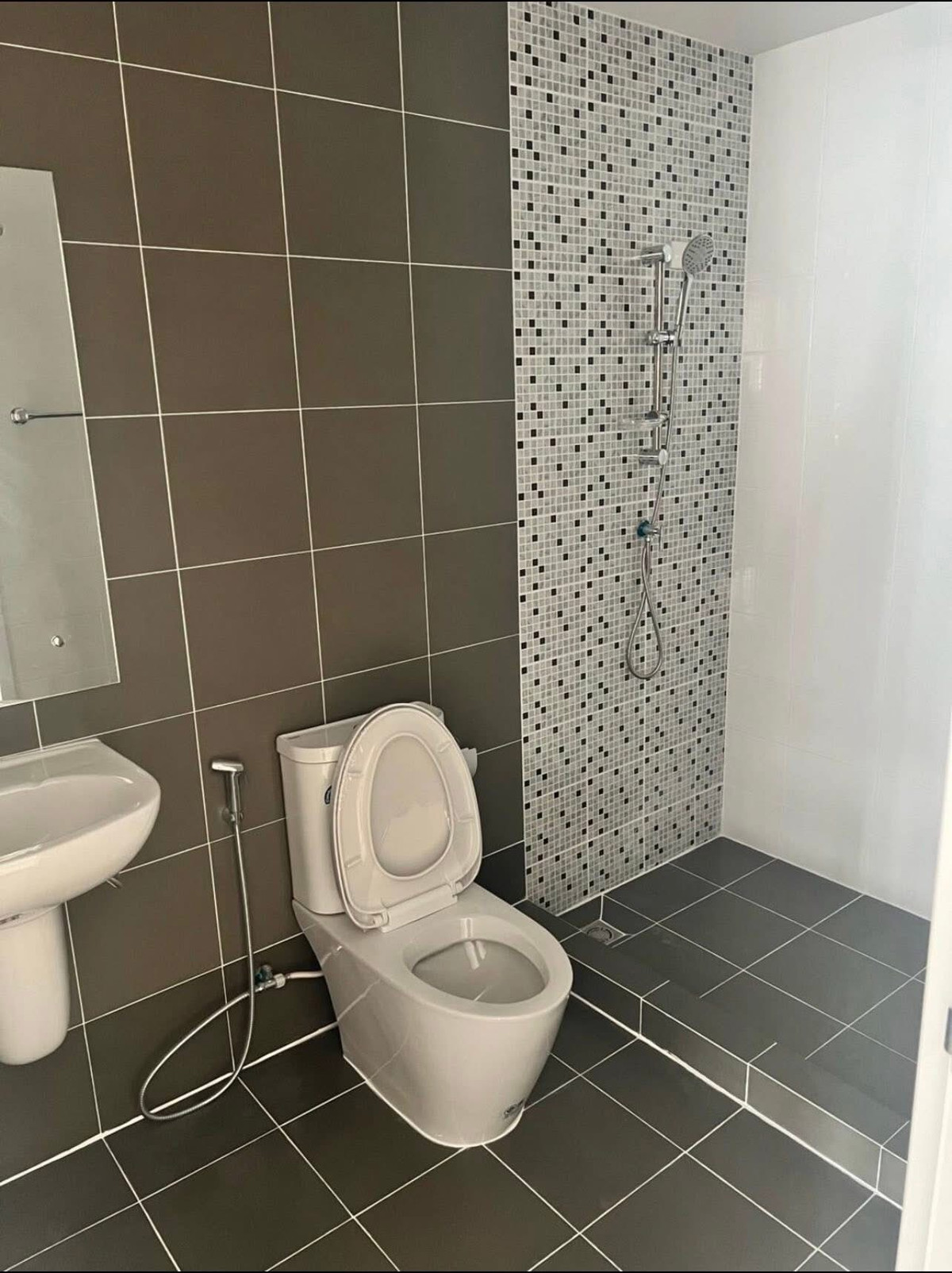 ให้เช่าทาวน์โฮมสมุทรปราการ สำโรง : ให้เช่าทาวน์โฮม คาซ่า ซิตี้ สุขุมวิท ใกล้รถไฟฟ้า BTS ศรีนครินทร์ 900ม. และใกล้โรบินสัน สมุทรปราการ