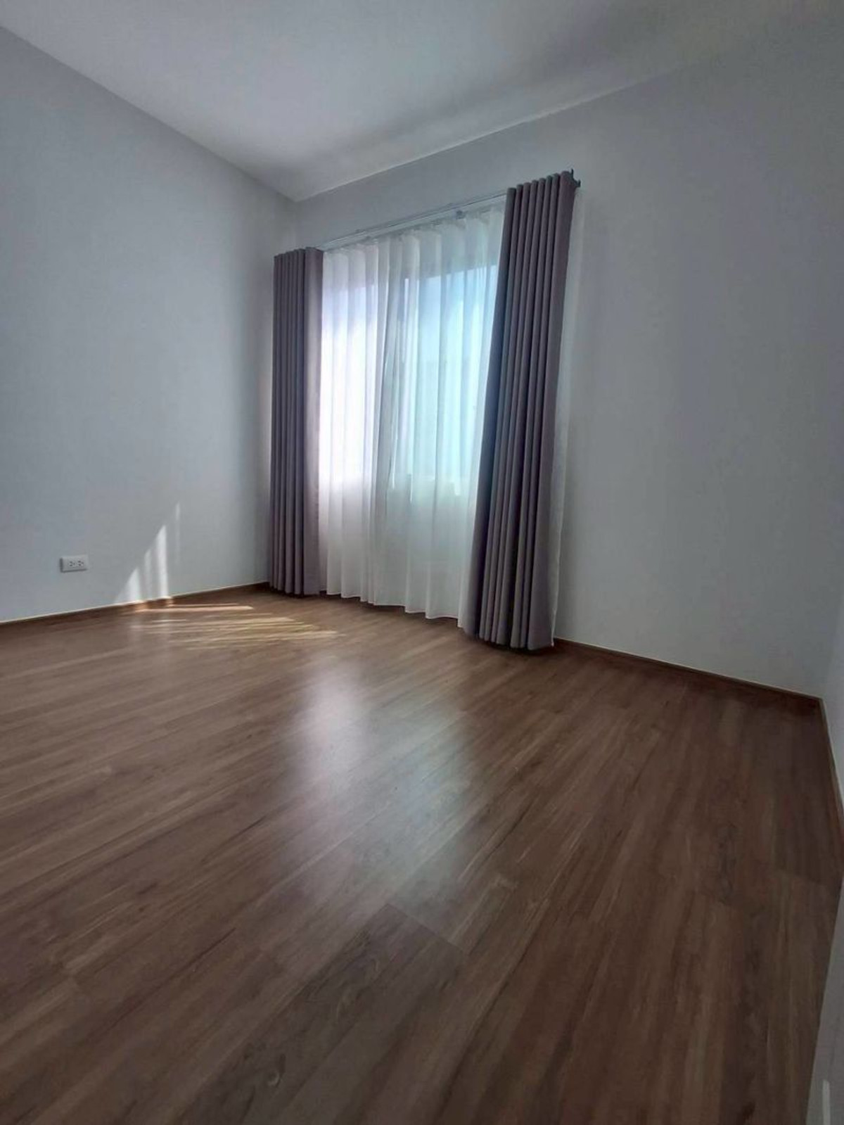 For SaleTownhomePathum Thani,Rangsit, Thammasat : ทาวน์โฮม 2 ชั้น Grand Pleno พหลโยธิน-วิภาวดี เนื้อที่ 20.1 ตารางวา 3 ห้องนอน ตำบลคลองหนึ่ง Khlong Luang District Pathum Thani Province