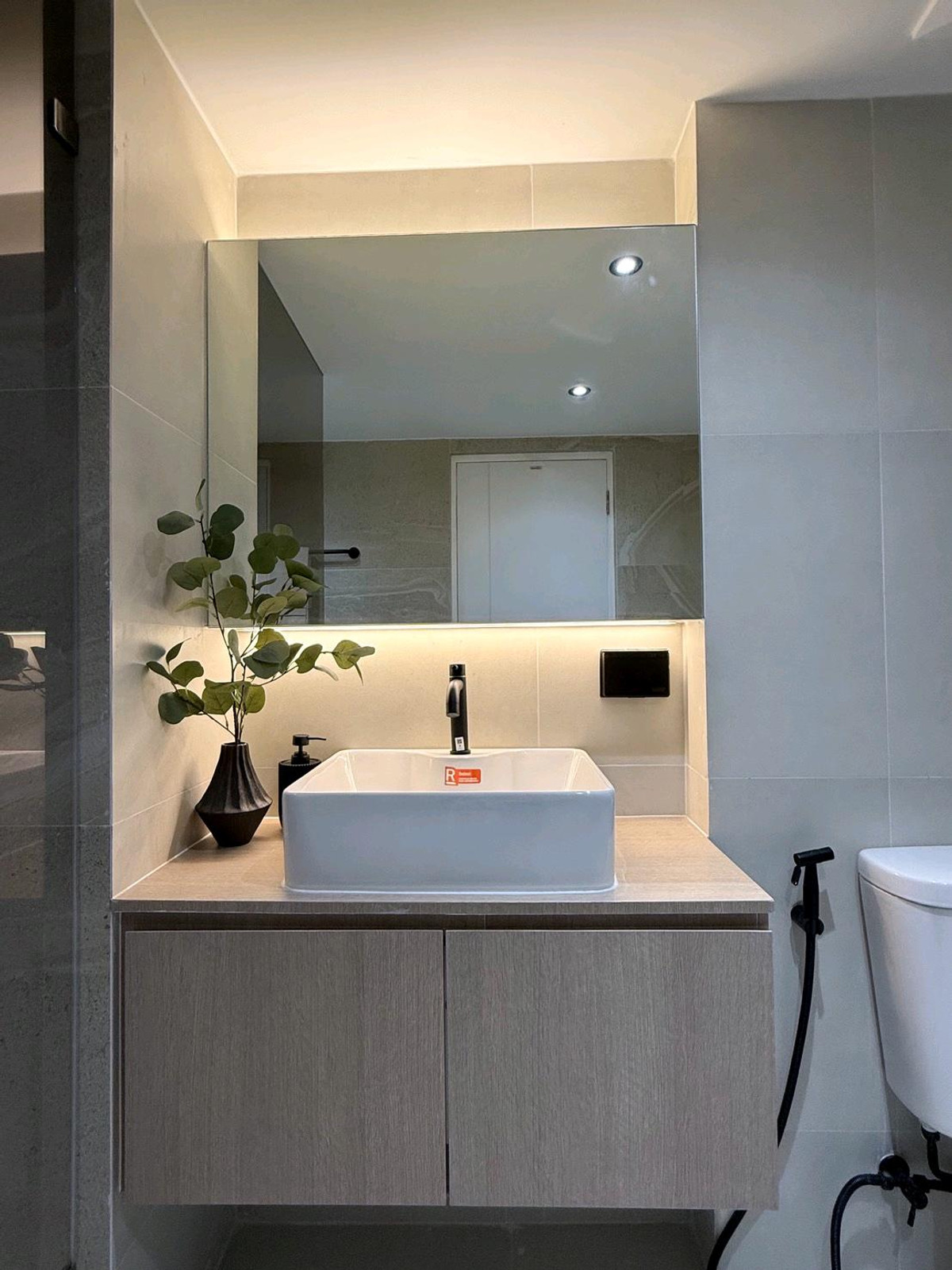 ขายคอนโดเชียงใหม่ : ✨️ศรีธนา คอนโดมิเนียม 2✨️ ห้องรีโนเวทใหม่ แถมฟรีเครื่องใช้ไฟฟ้า