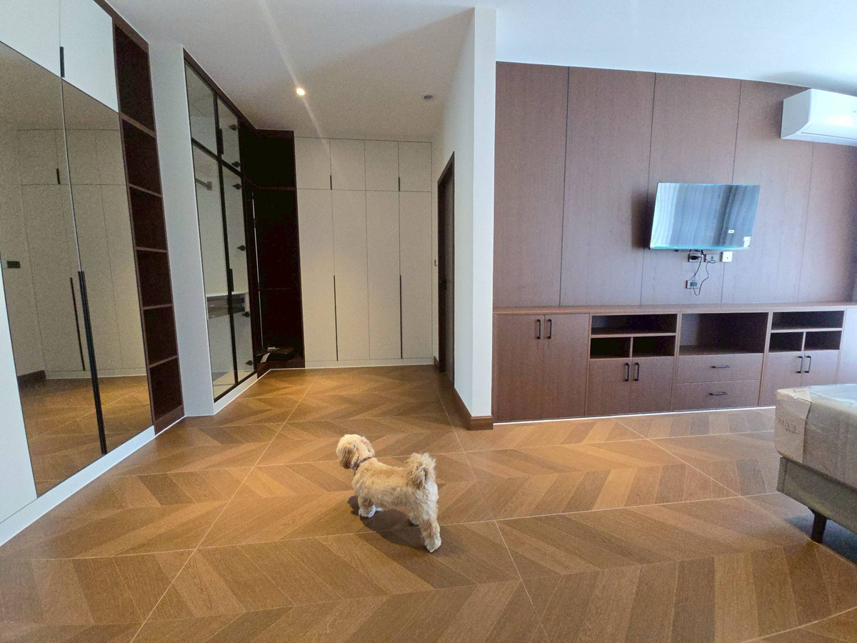 For RentSukhumvit, Asoke, Thonglor : LTH14677 – Private Residence for Rent | Brand New Private Residence Ekkamai | 250 sqm | 3 Bedrooms 3 Bathrooms | Luxury Pet Friendly Spacious Living Best Value | Near BTS Ekkamai | 150,000 THB/Month | Residential house for rent Brand New Private Residence