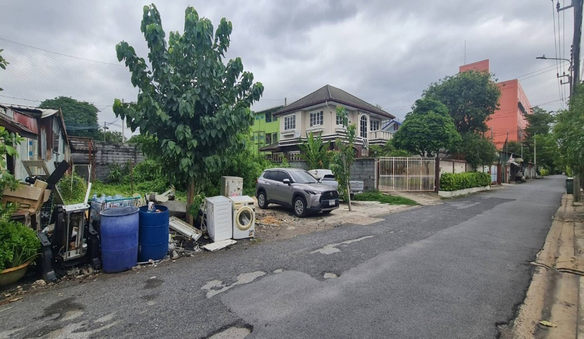 ขายที่ดินรัชดา ห้วยขวาง : ที่ดินเปล่าติดถนนคอนกรีต 83 ตรว. ถ.รัชดาภิเษก ซ.36 แยก 9-3-4 ลาดยาว บางซื่อ กทม.