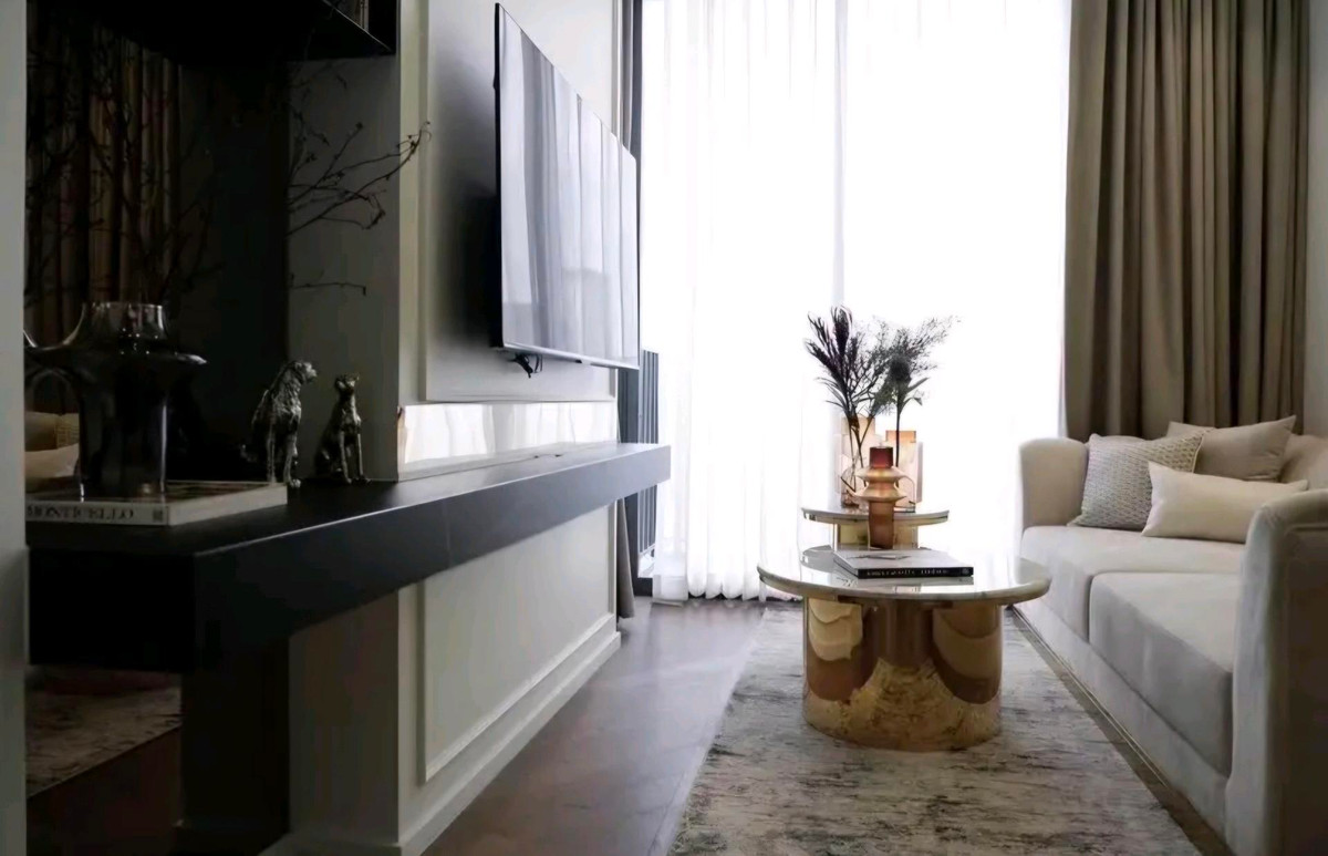 For RentCondoWitthayu, Chidlom, Langsuan, Ploenchit : For rent 28 Chidlom, brand new room with bathtub.