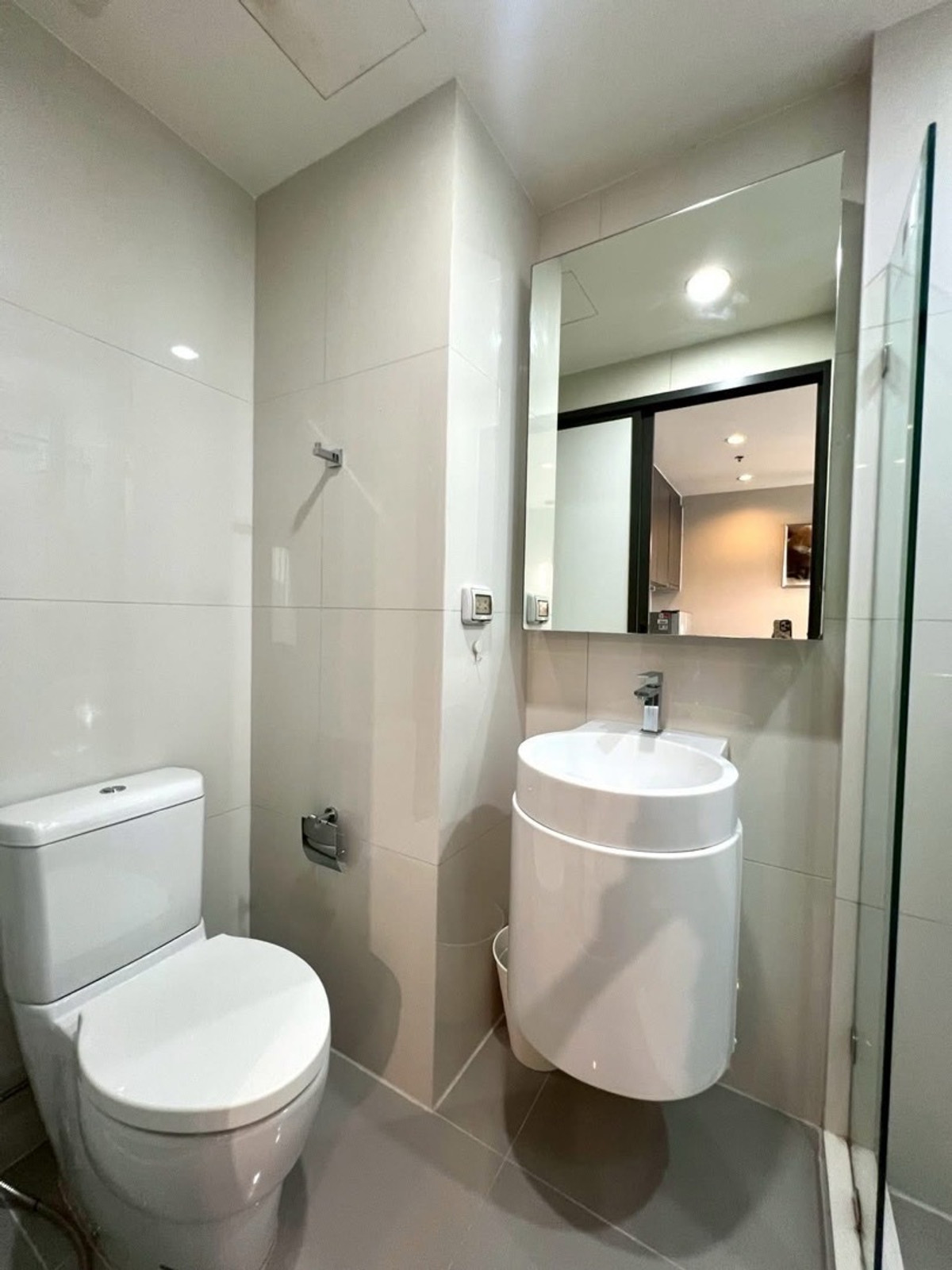 ให้เช่าคอนโดพระราม 9 เพชรบุรีตัดใหม่ RCA : #Z4950💥 110369 🔥ให้เช่าคอนโด Rhythm Asoke 1 (รหัสเดิม Z2185)