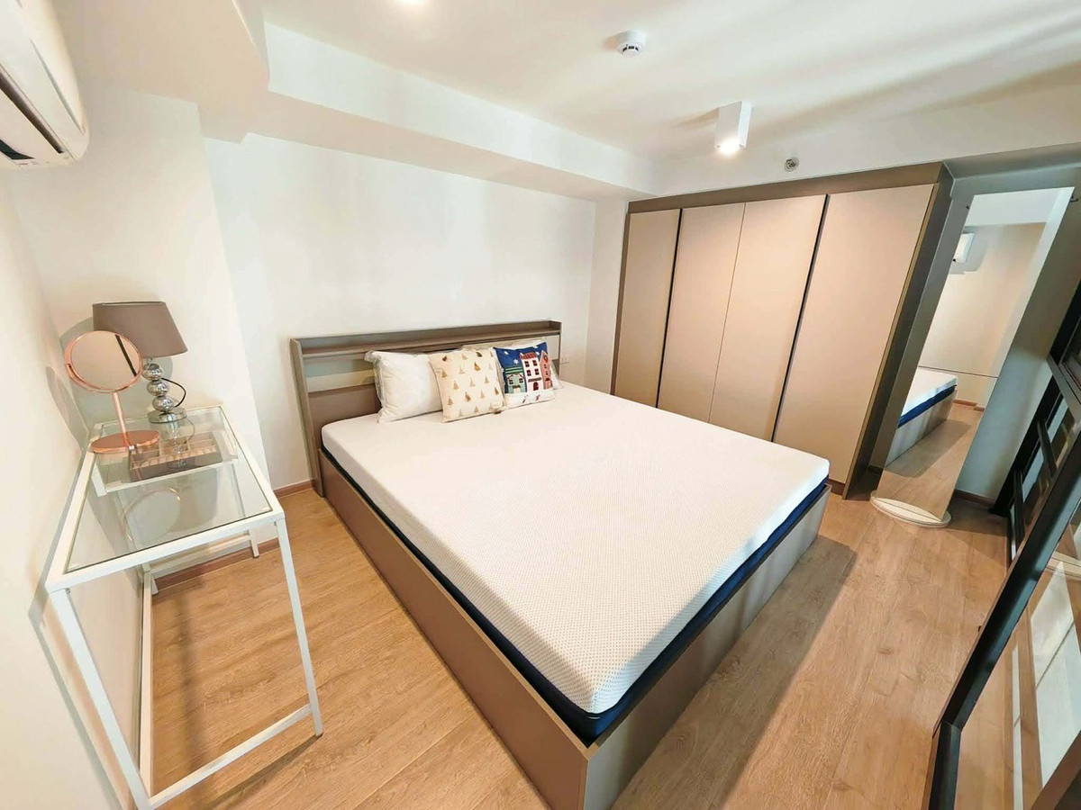 For RentCondoRama9, Petchburi, RCA : 🏢 Ideo Rama 9 – Asoke (Ideo Rama 9 Asoke)
✨ Hybrid Duplex room, 4.5 meter high ceiling, open view, high floor.

💰 Rent 29,000 baht / month