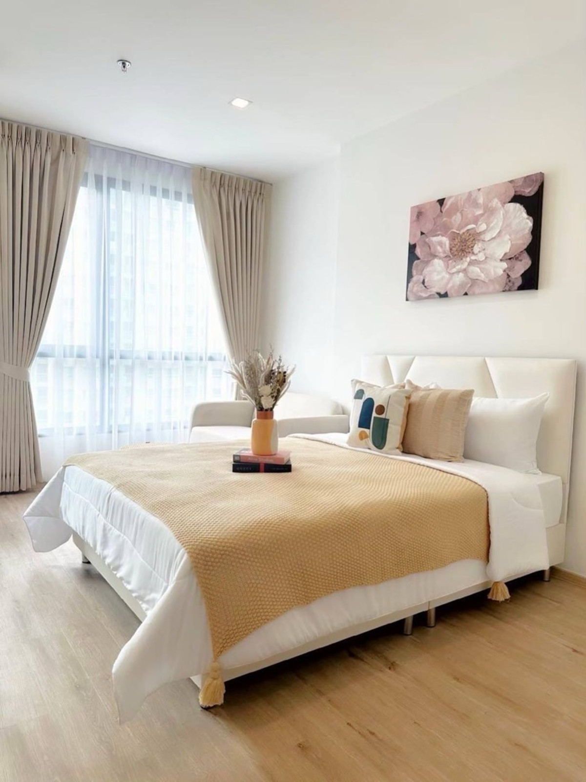 For RentCondoPattanakan, Srinakarin : The Rich Rama9- Srinakarin Fo Rent, Close to Airport link Huamark 0 meter 