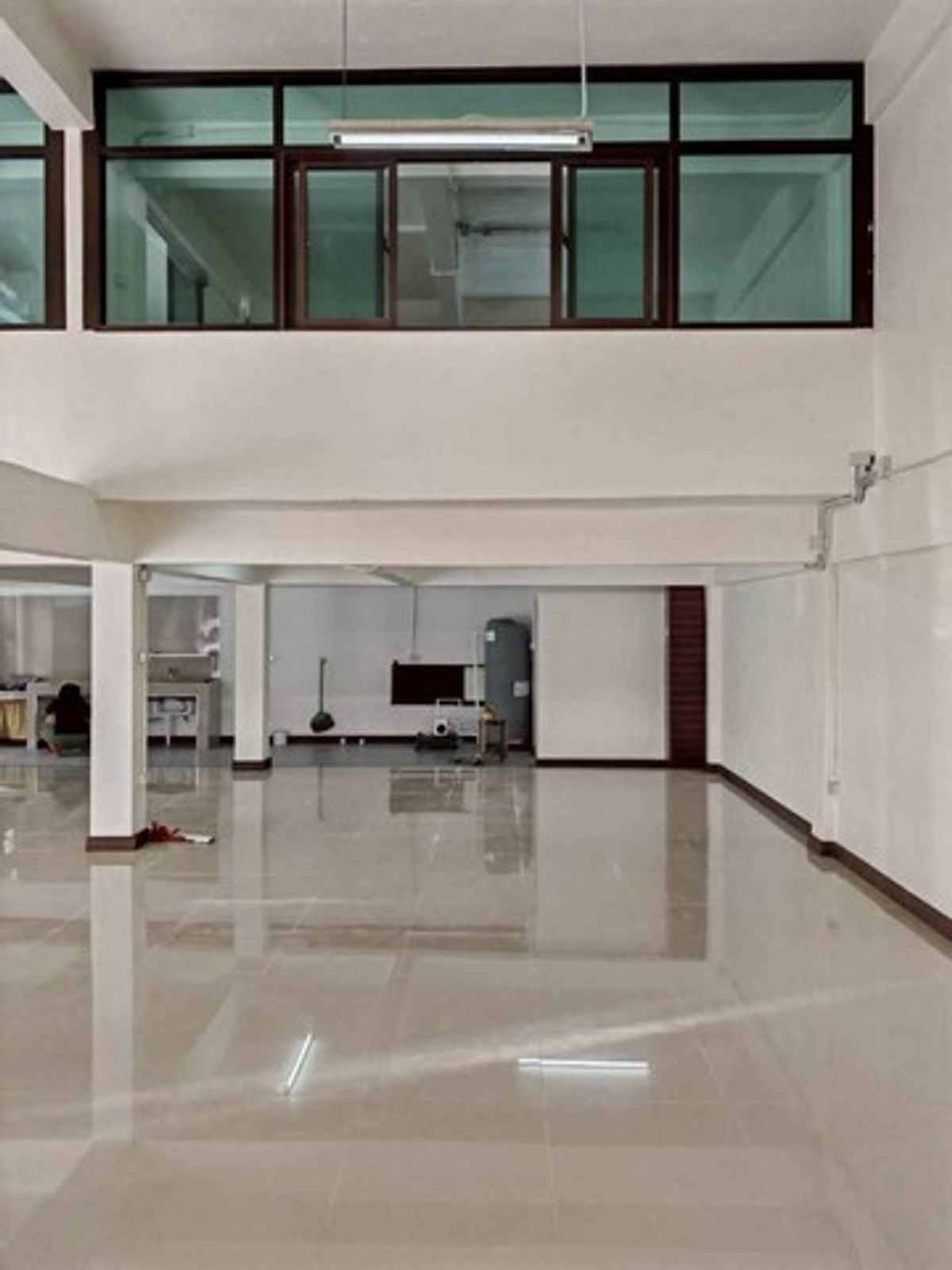 ให้เช่าอาคารพาณิชย์นวมินทร์ รามอินทรา : HR3299ให้เช่าอาคารแฝด 5 ชั้น รีโนเวทใหม่ หมู่บ้าน เอส พี วัชรพล ห้องหัวมุม พื้นที่กว้าง 2 ยูนิตเชื่อมถึงกัน คุ้มค่าเหมาะทำออฟฟิศ 