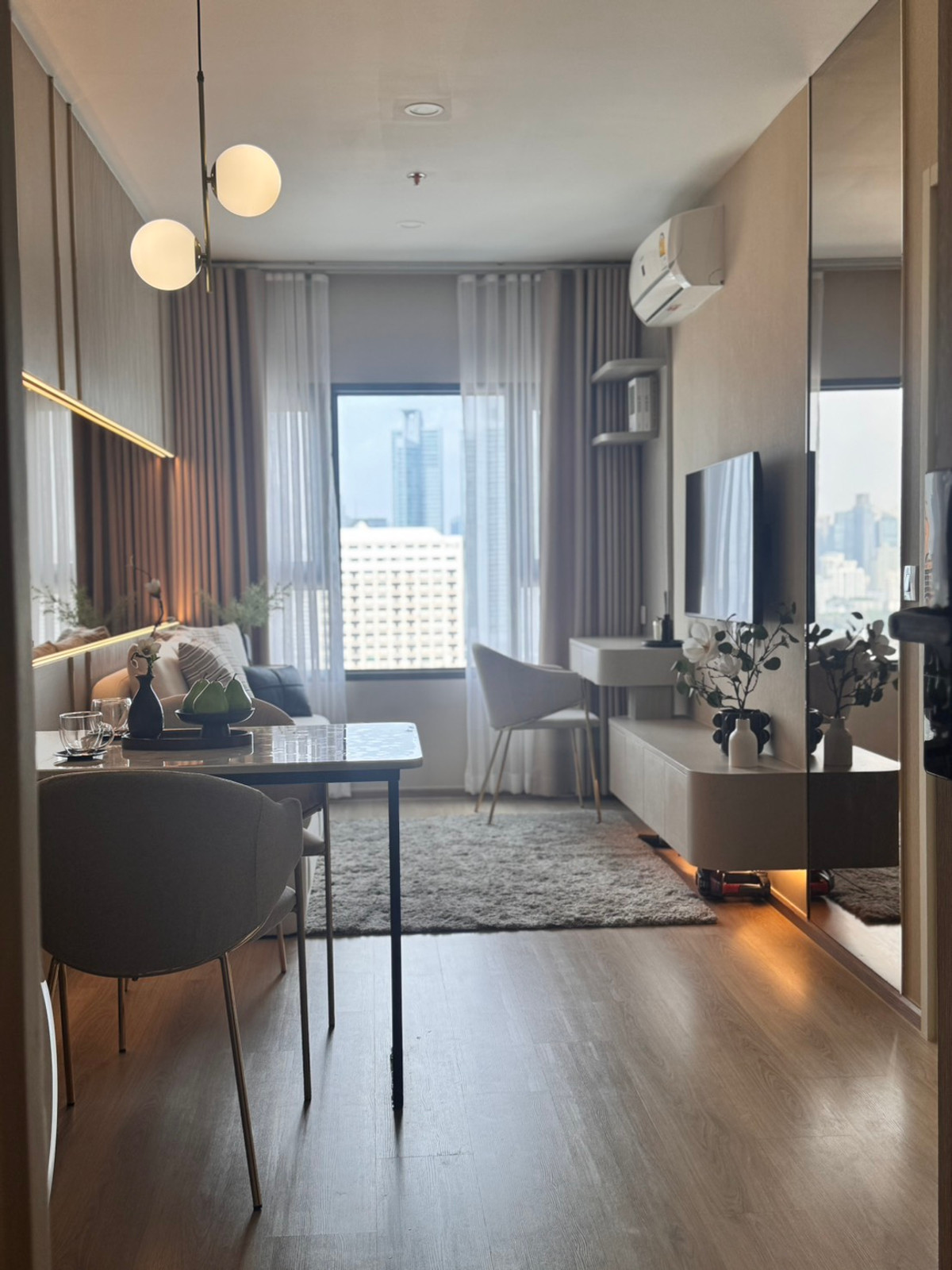 ให้เช่าคอนโดคลองเตย กล้วยน้ำไท : 🏙 ให้เช่าคอนโดใหม่ Life Rama 4 – Asoke วิวสวนเบญจกิติ ชั้นสูง ห้องสวย แต่งครบ พร้อมอยู่