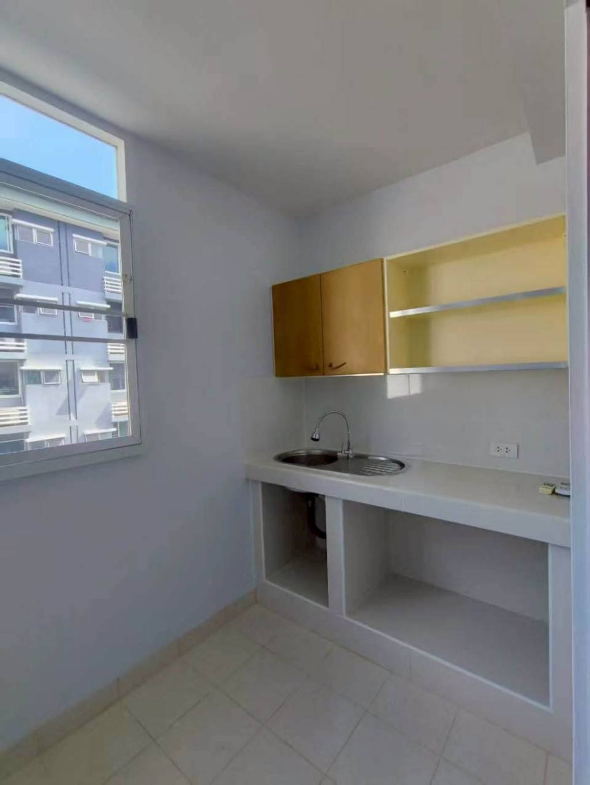 ให้เช่าคอนโดรัชดา ห้วยขวาง : ✅ CTHR103 ✅ Line : @p2nproperty