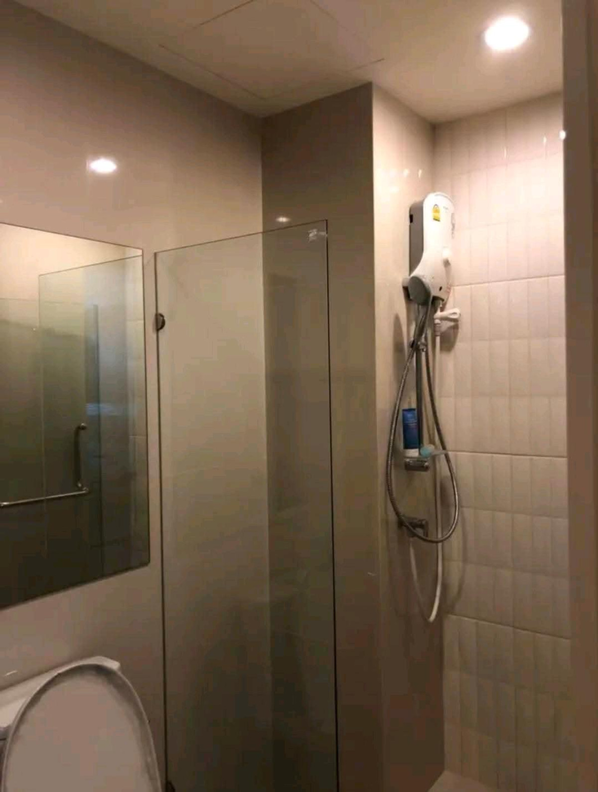 ให้เช่าคอนโดพระราม 9 เพชรบุรีตัดใหม่ RCA : ให้เช่า Life Asoke ห้องใหญ่ ผนังห้องนอนไม่ติดห้องคนอื่น พร้อม walkin-closet